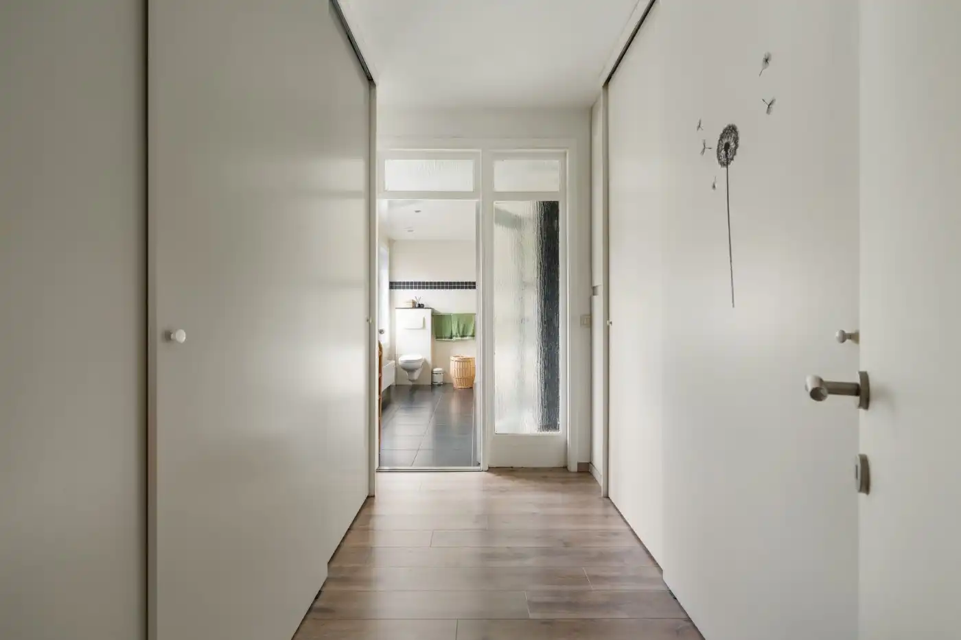 Verrassend ruime, instapklare woning met 3 slpk. en zuid-west koertje foto 19