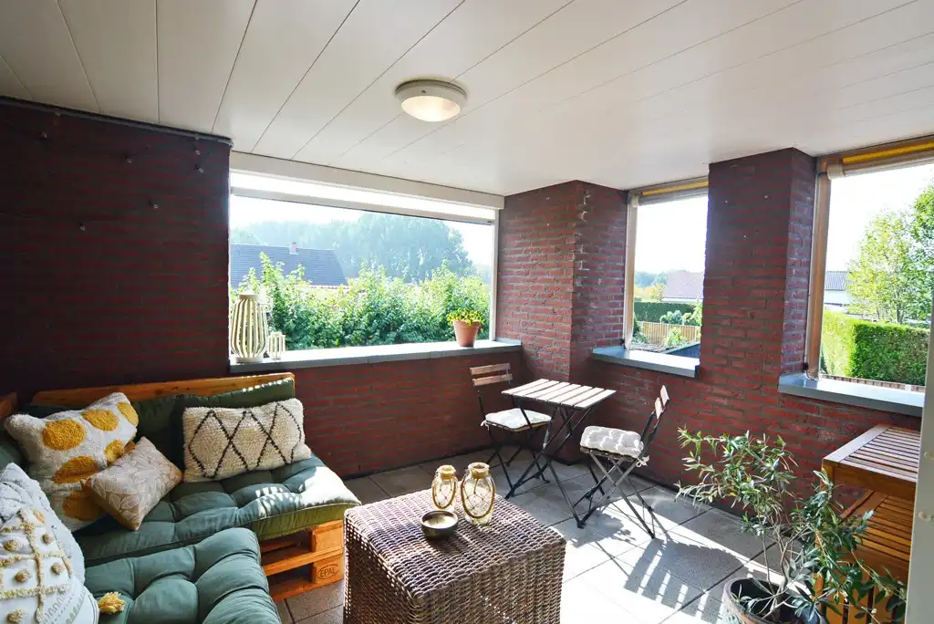 Energiezuinig duplex-appartement met 2 slpk, terras en carport met berging. foto 9