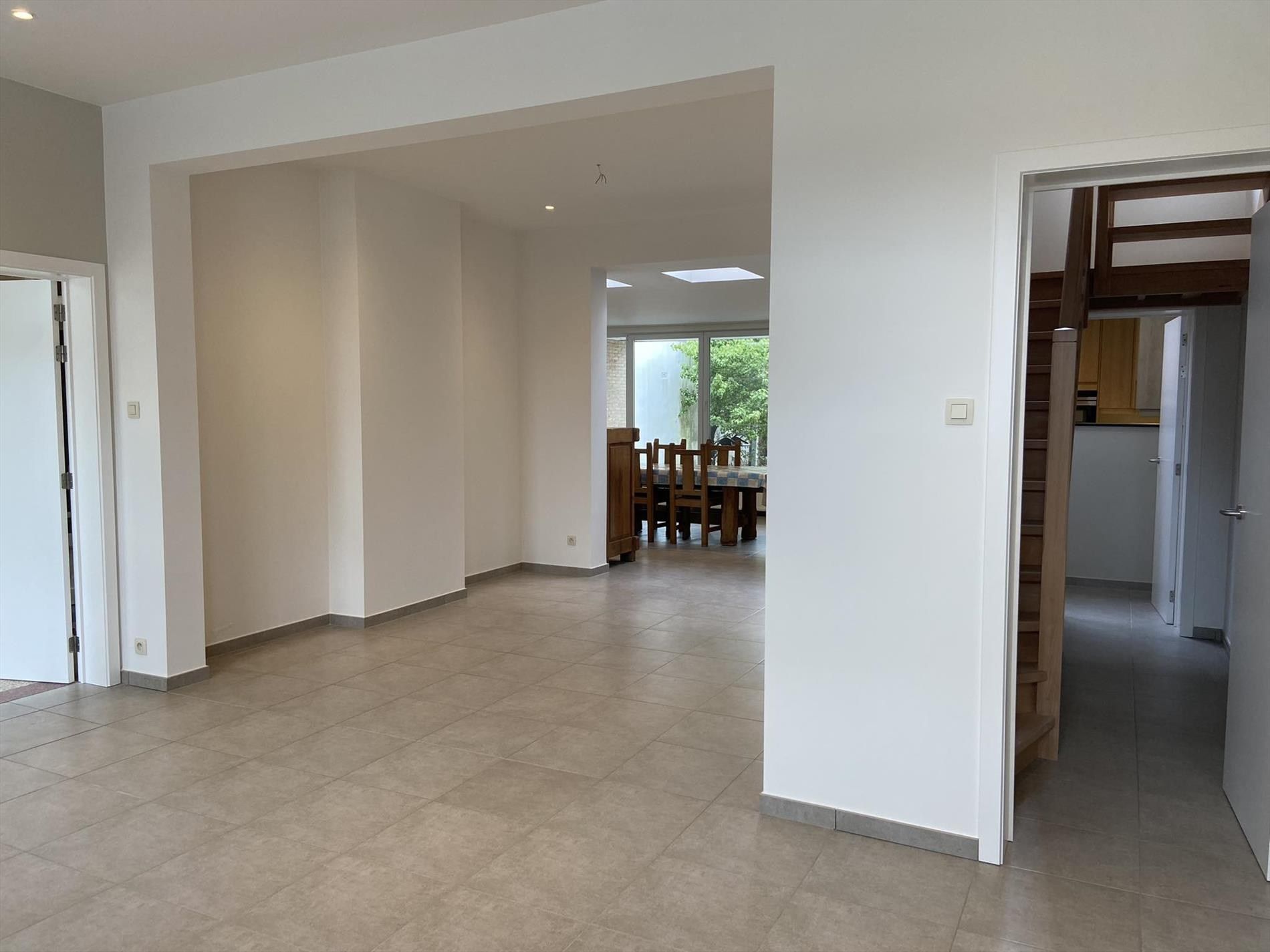 Ruime rijwoning met 3 slpks en tuin gelegen te Sint-Jozef-Olen! foto 5