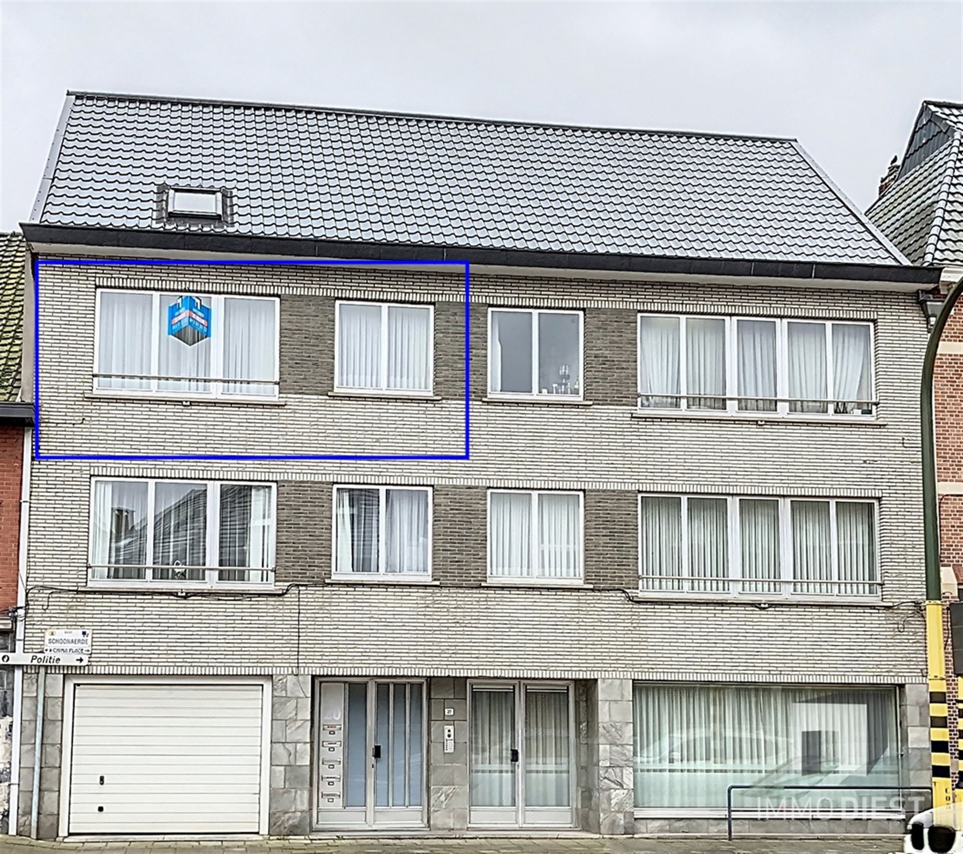 Appartement 2e verdiep met 2 slaapkamers foto {{pictureIndex}}