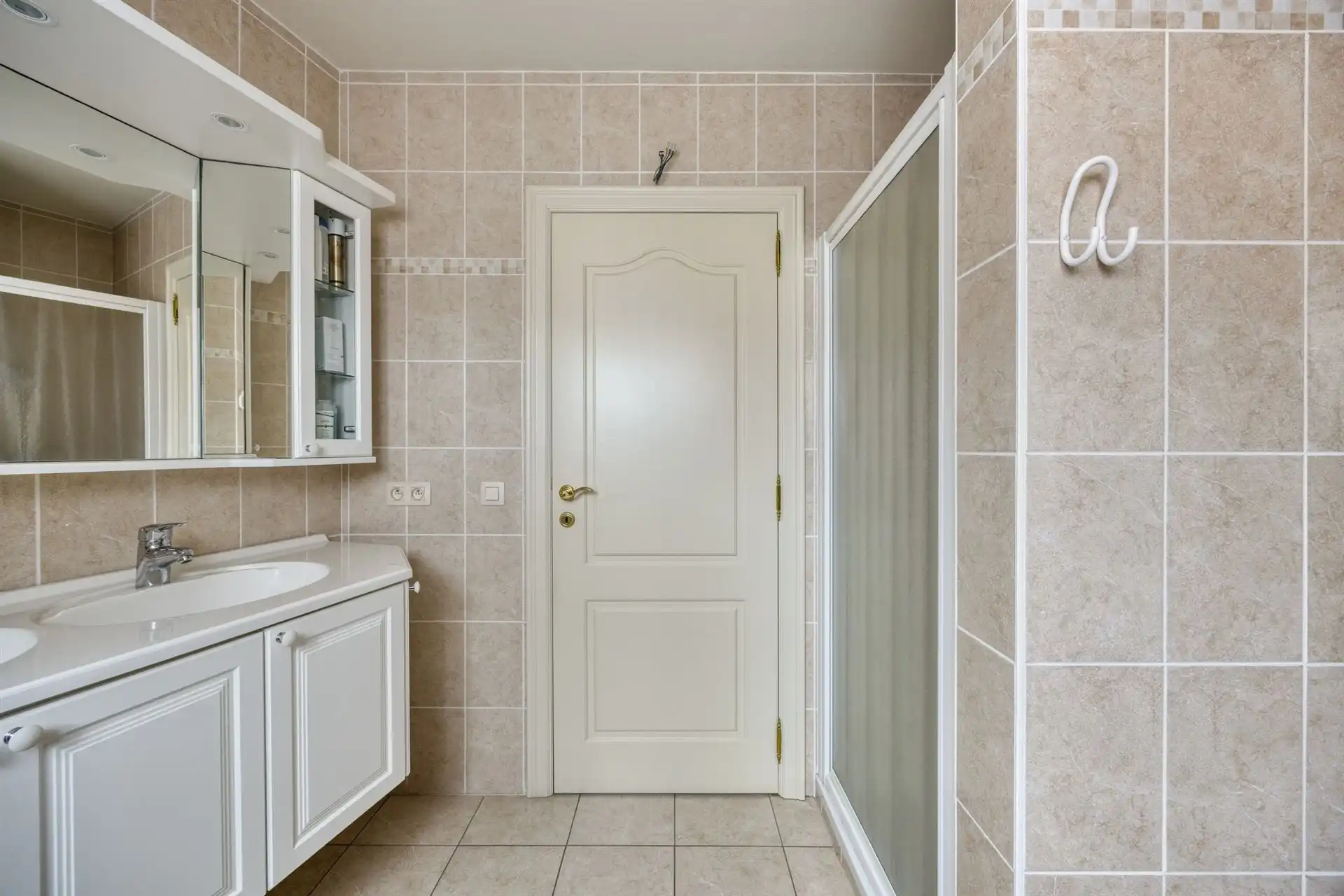 Instapklaar appartement met 3 slaapkamers, terras en garage foto 16