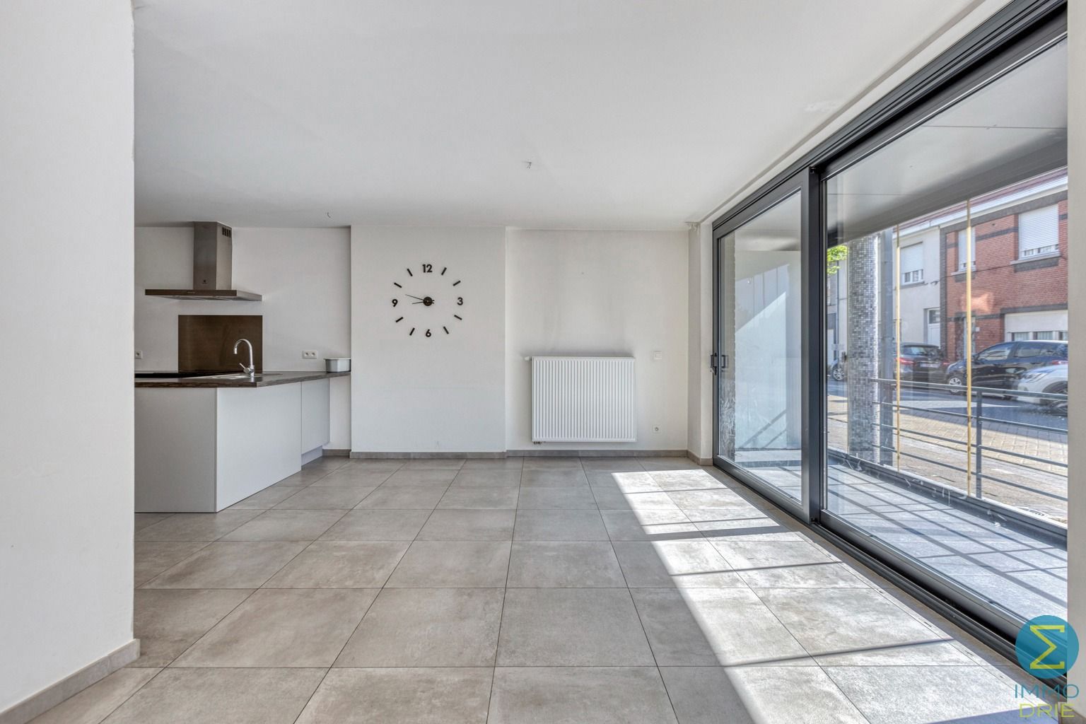 Centraal gelegen ruim gelijkvloers appartement met garage foto 4