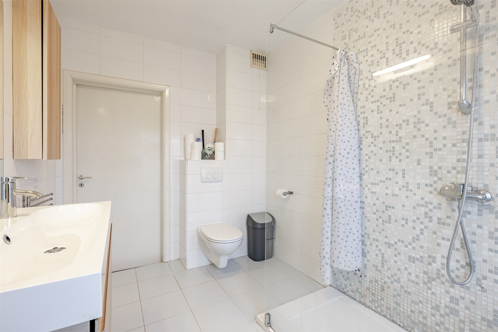 Op te frissen woning met supertoffe tuin, nabij het centrum! foto 18