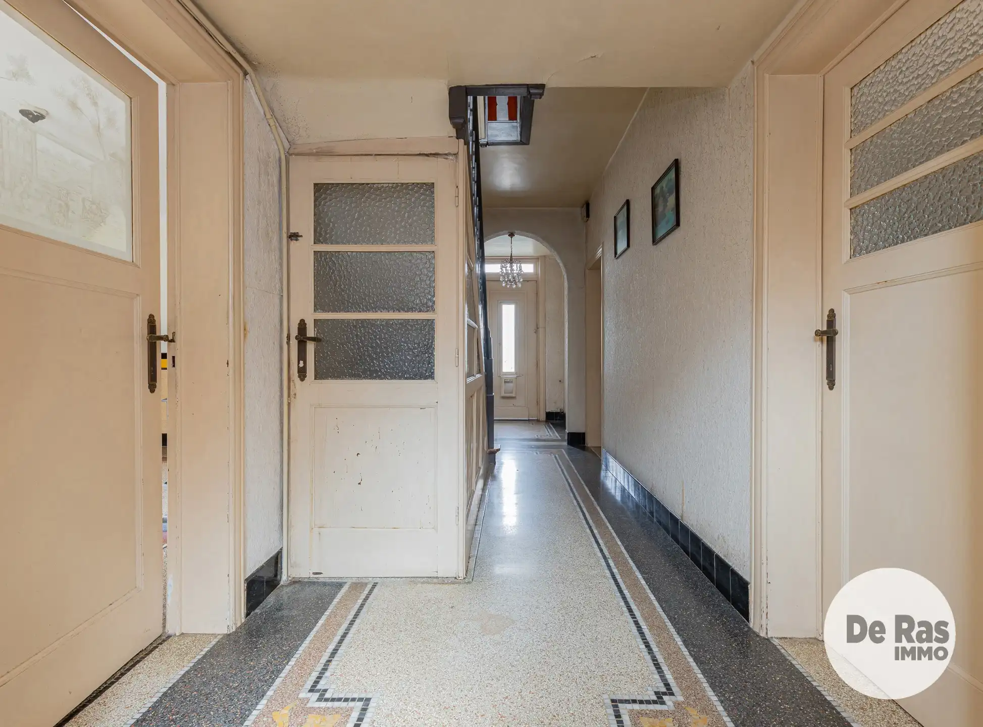 BURST - Te renoveren woning met tal van mogelijkheden foto 10