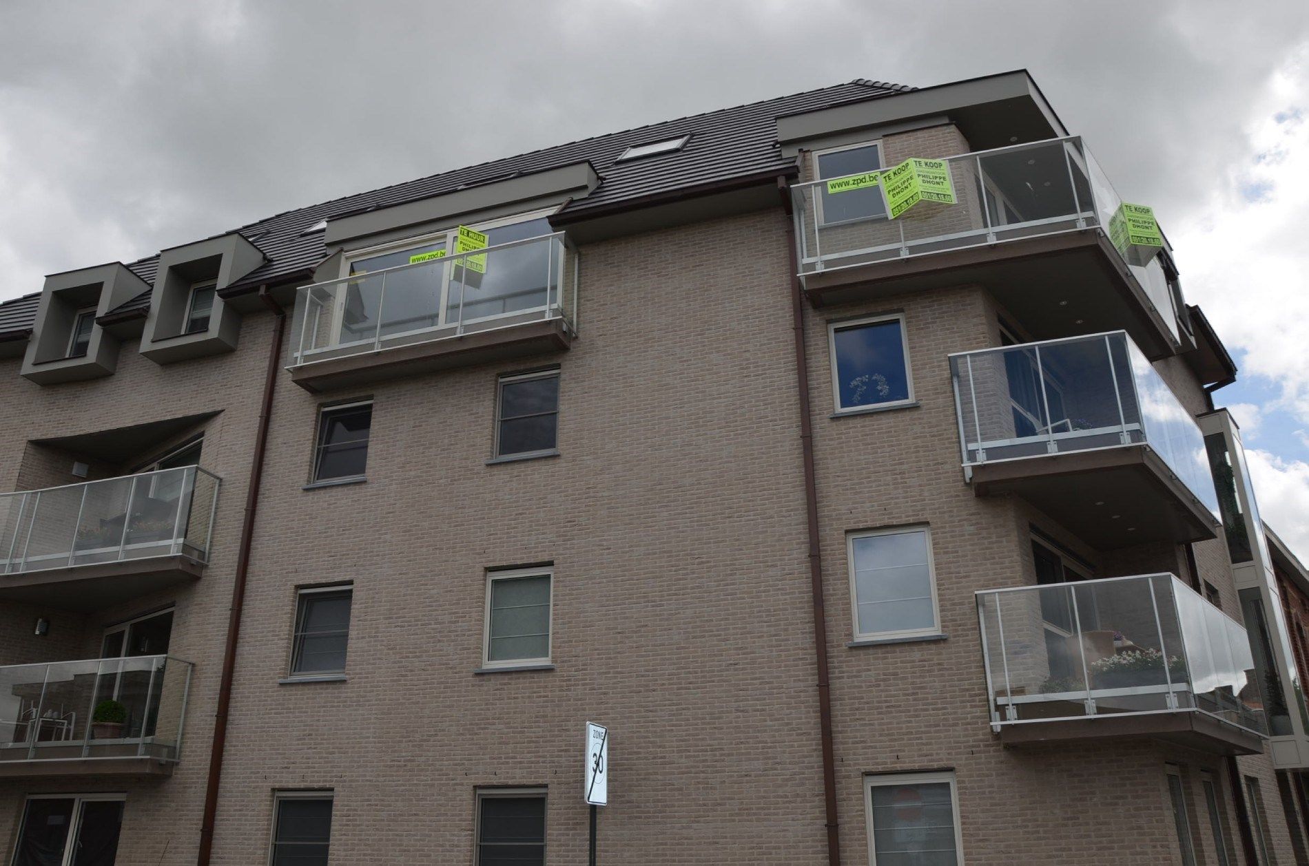 Nieuwbouw duplexappartement foto {{pictureIndex}}