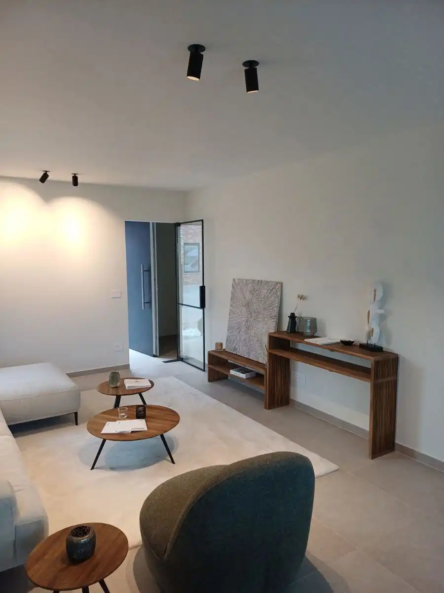 Moderne, halfopen woning foto 2