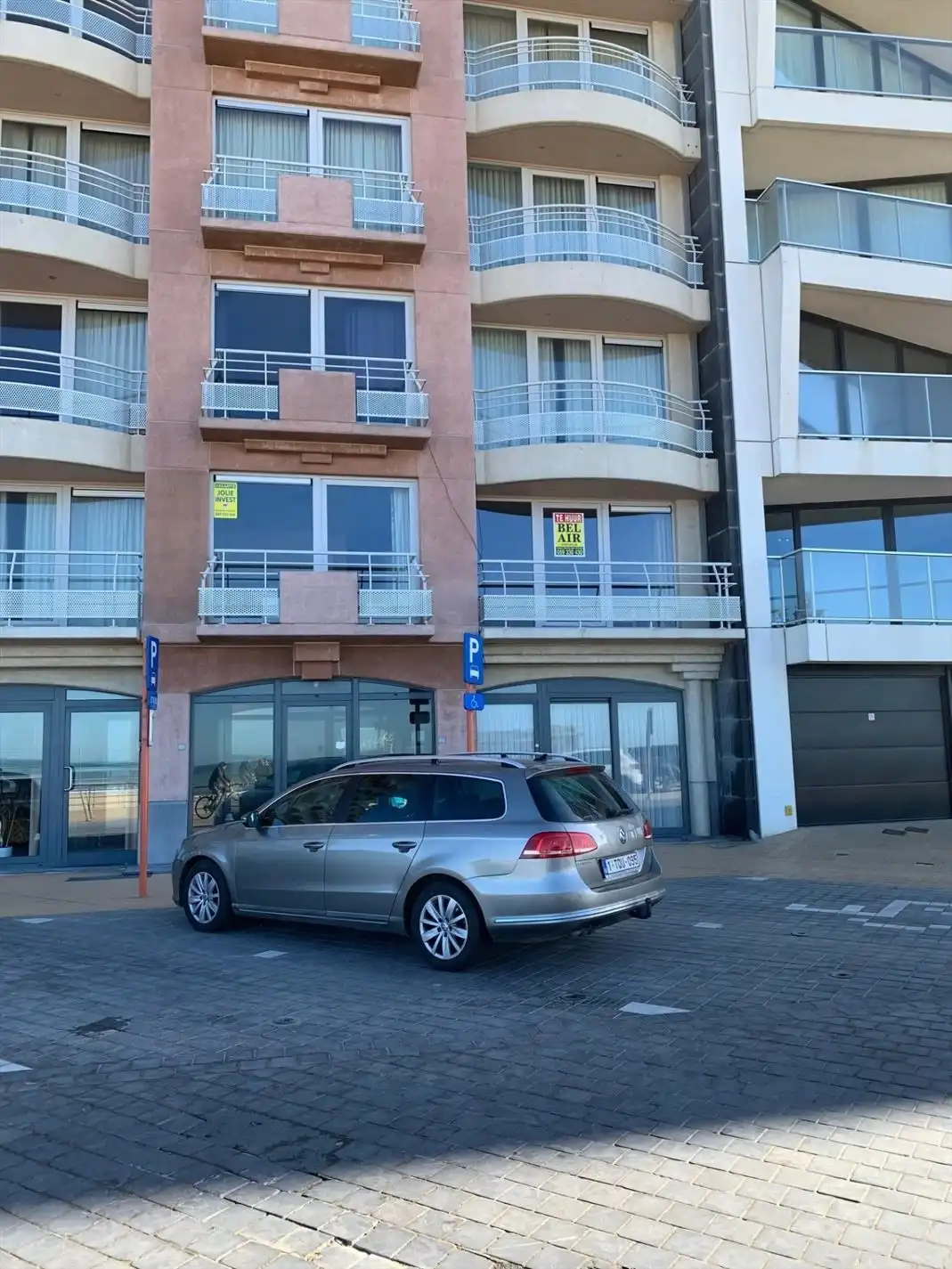 Gemeubeld appartement met twee slaapkamers - frontaal zeezicht foto 2