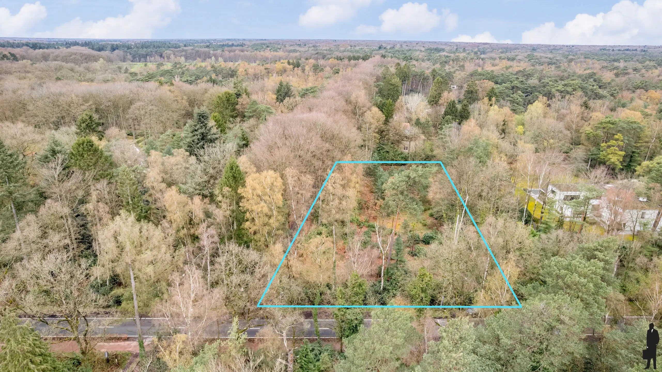 Uniek perceel met evt. vergunde villa! foto {{pictureIndex}}