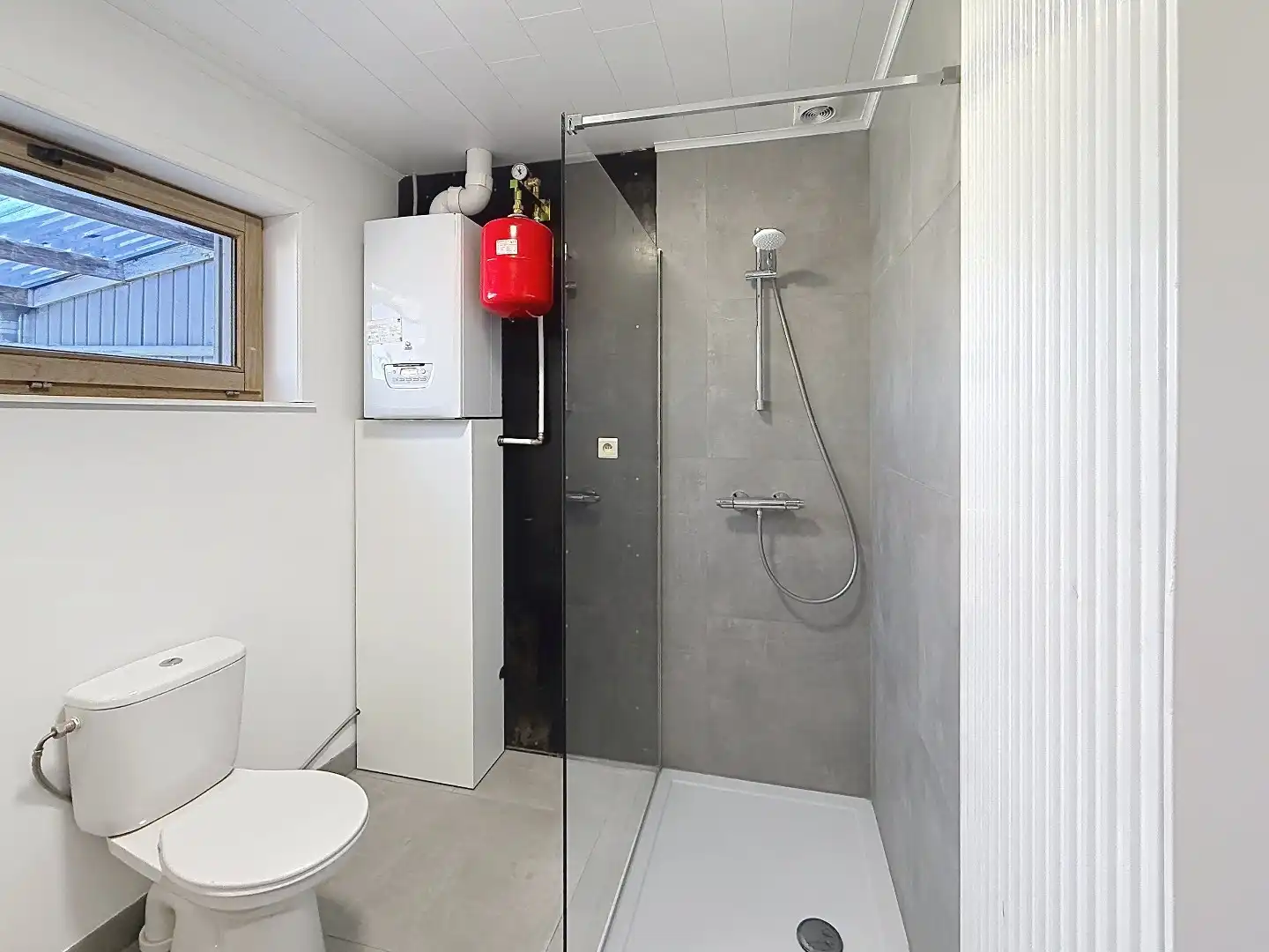 Gezellige gerenoveerde rijwoning met 3 slaapkamers in Kortrijk foto 6