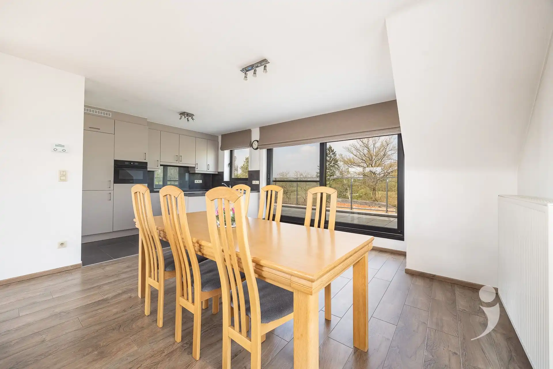 Ruim appartement op een toplocatie!  foto 6