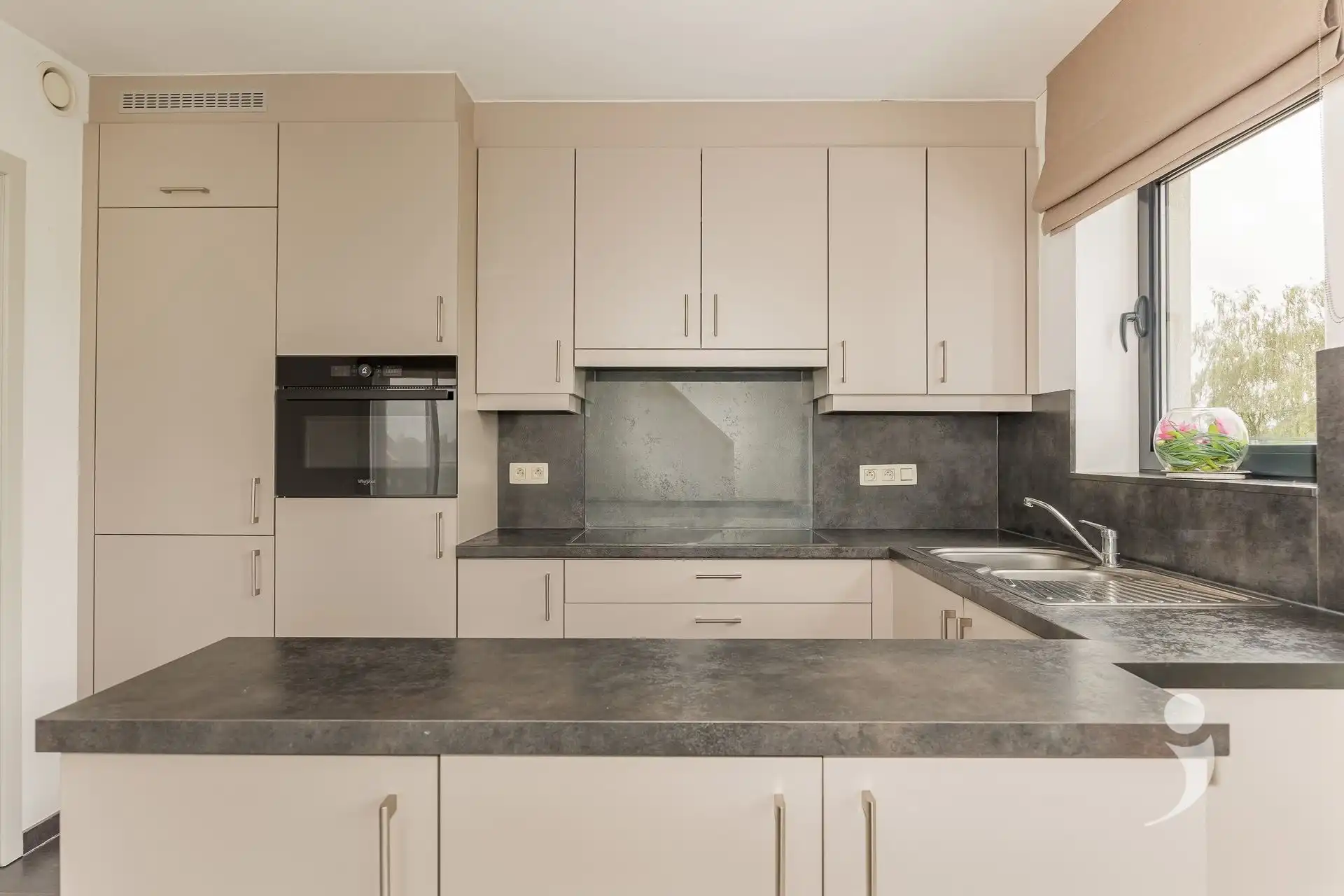 Ruim appartement op een toplocatie!  foto 6