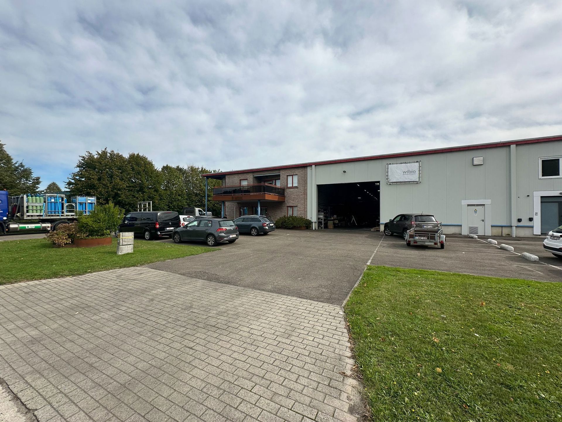 Bedrijfsvastgoed te koop foto {{pictureIndex}}