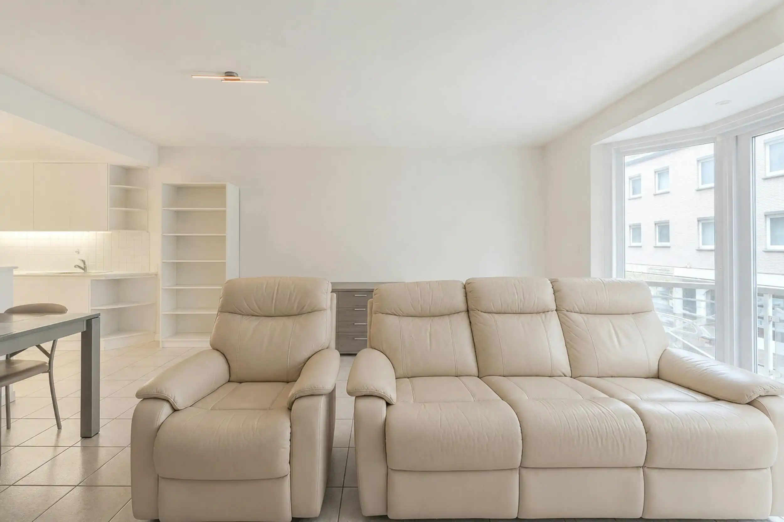 Instapklaar appartement met twee slaapkamers en terras foto 6