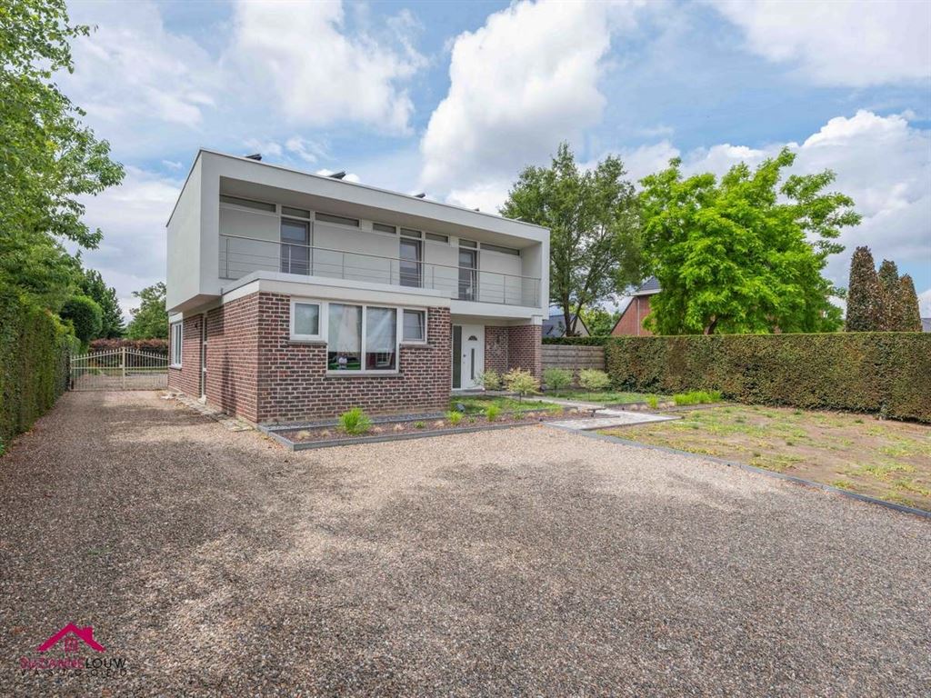 Goed onderhouden vrijstaande woning foto 3