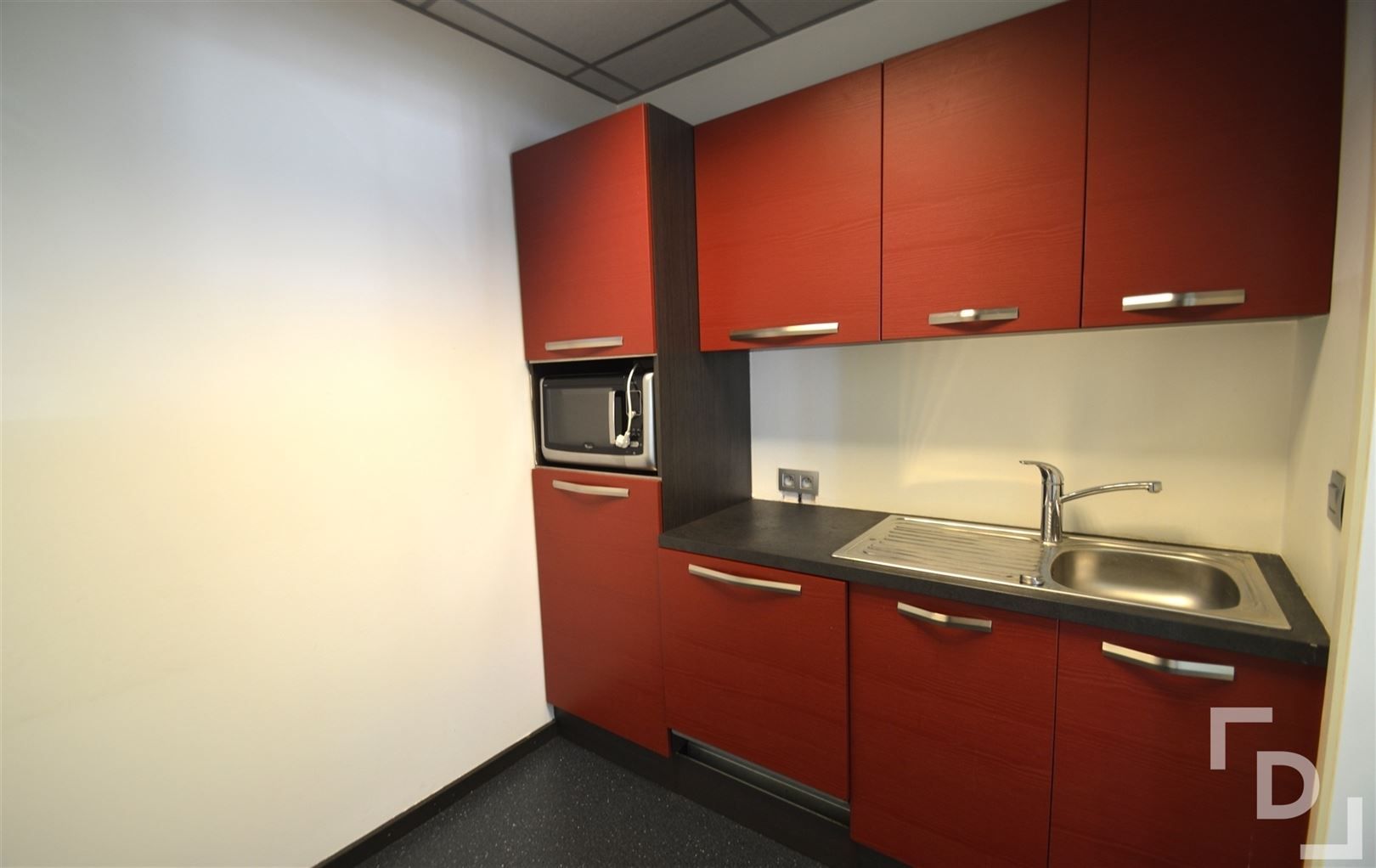 Ingericht kantoor met ontvangstruimte foto 5