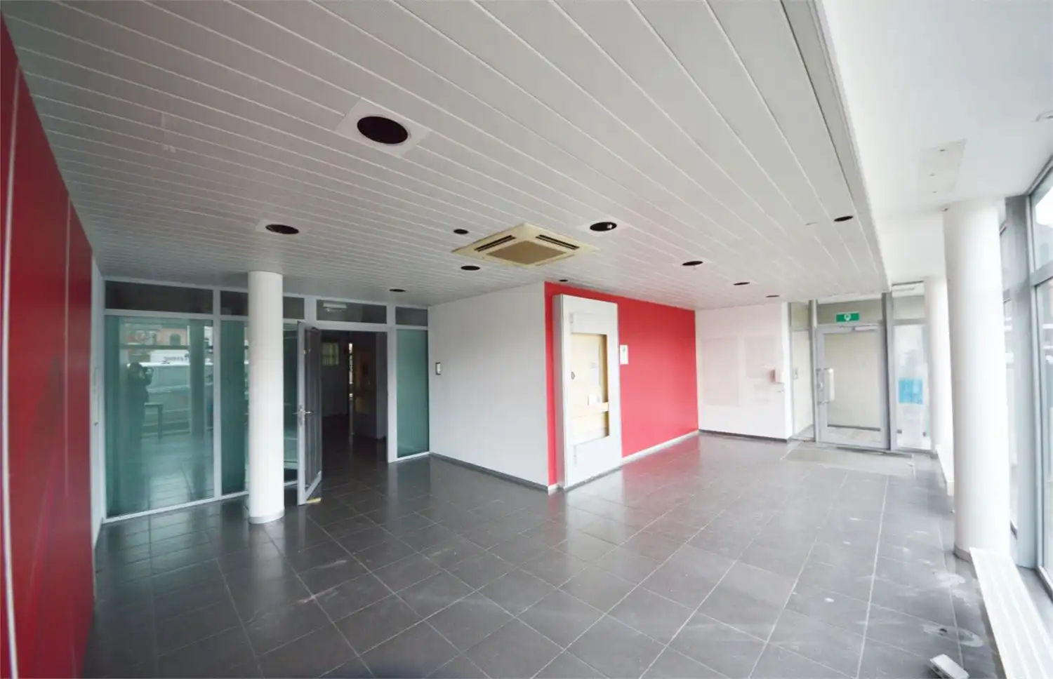 MODERN COMMERCIEEL GELIJKVLOERS 400 M2 OPTIONELE PARKING foto 19