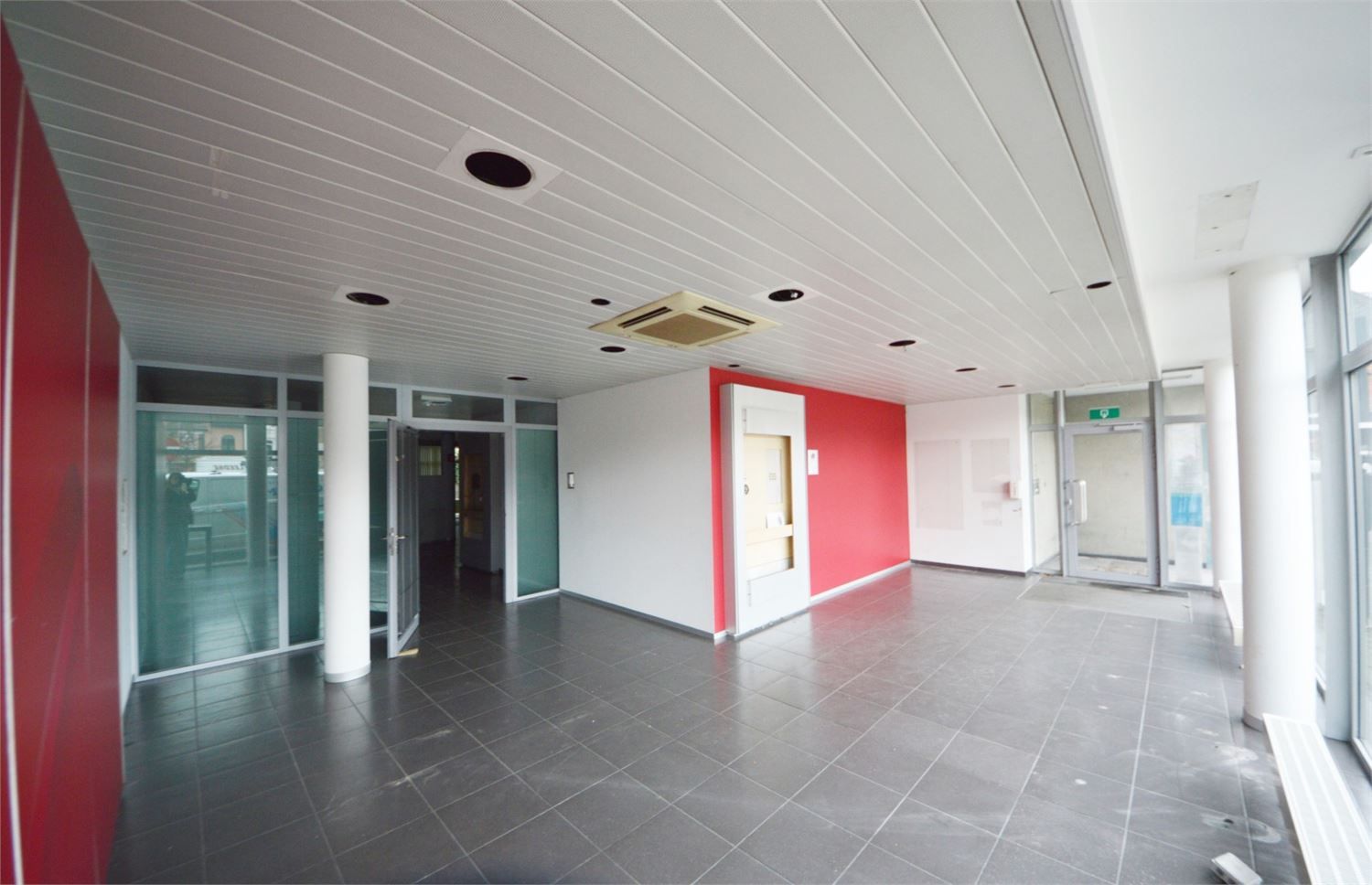 MODERN COMMERCIEEL GELIJKVLOERS 400 M2 OPTIONELE PARKING foto 19