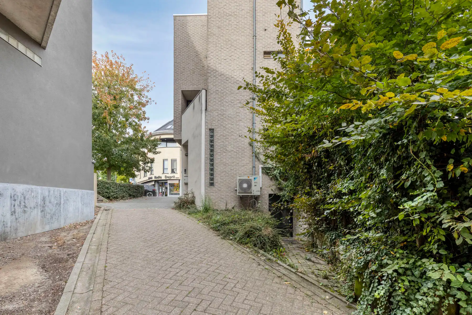 Opbrengsteigendom met handelsgelijkvloers & duplex foto 2