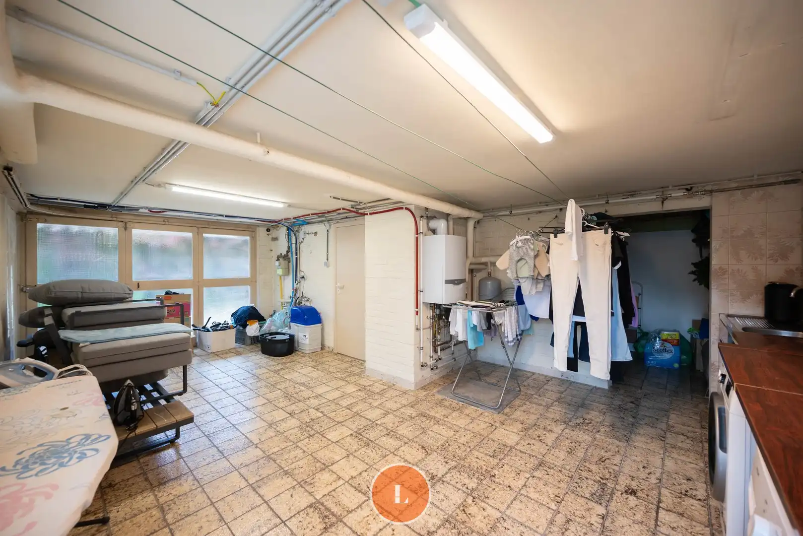 Charmante gerenoveerde halfopen woning met karaktervolle gevel foto 18