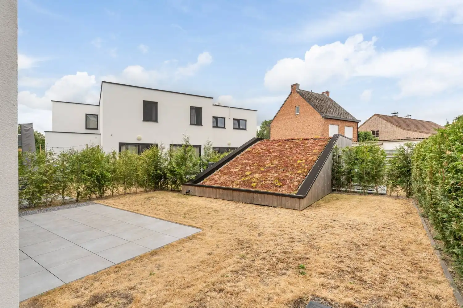 Volledig afgewerkte woning met 3 slaapkamers, tuin en 2 ondergrondse parkeerplaatsen foto 24