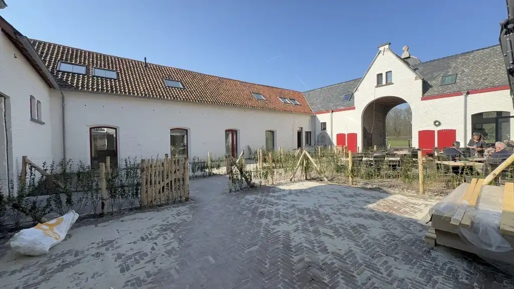 Kantoor te huur in prachtig gerenoveerde vierkantshoeve te Zwijnaarde foto 2