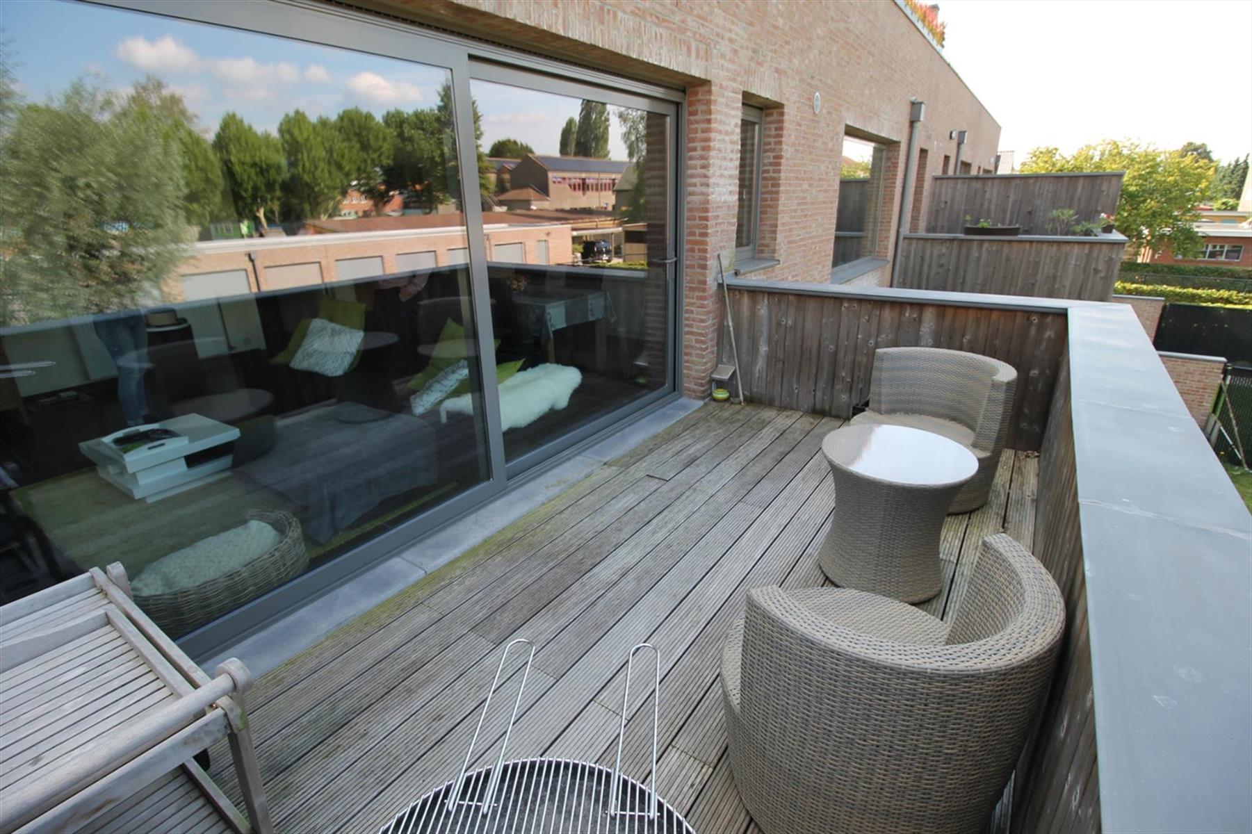 2-slaapkamer appartement op de 1ste verdieping rechts met lift, terras en garage. foto 10