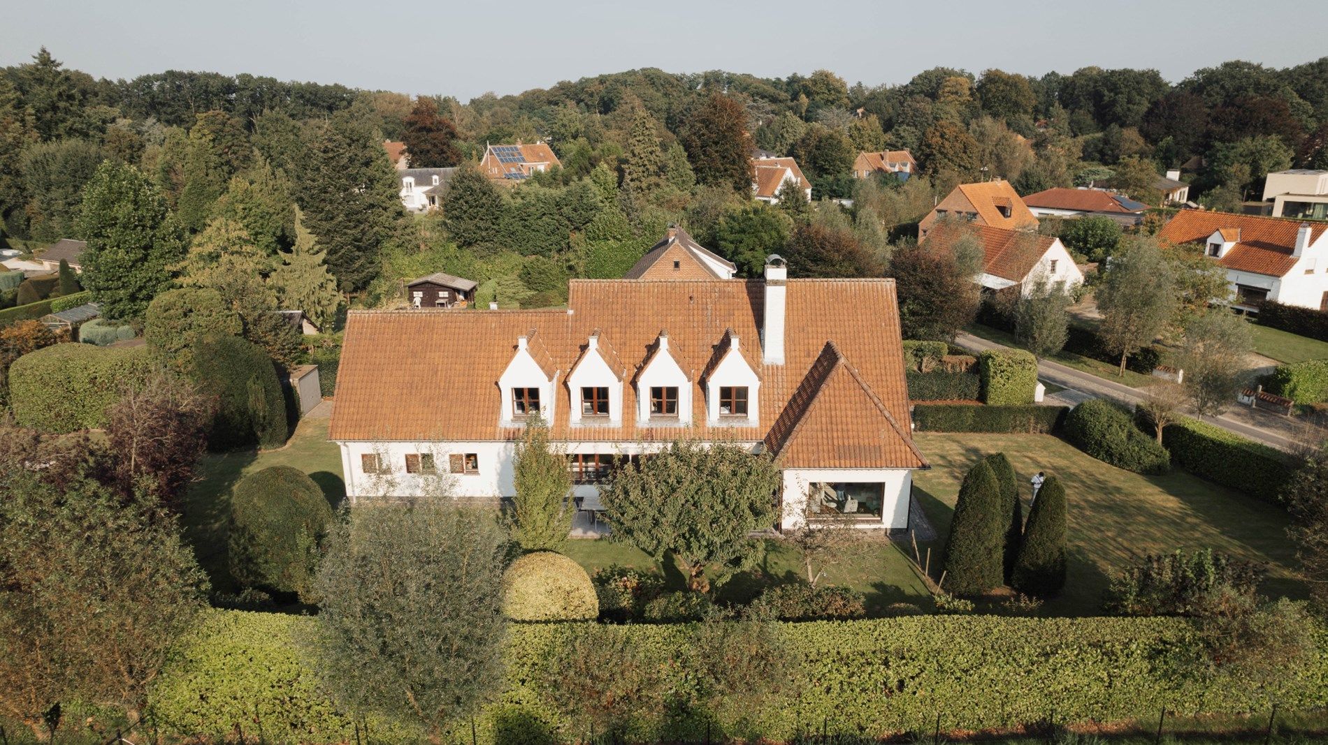 Prachtig landhuis met grote tuin en garage in Sint-Martens-Latem foto 2