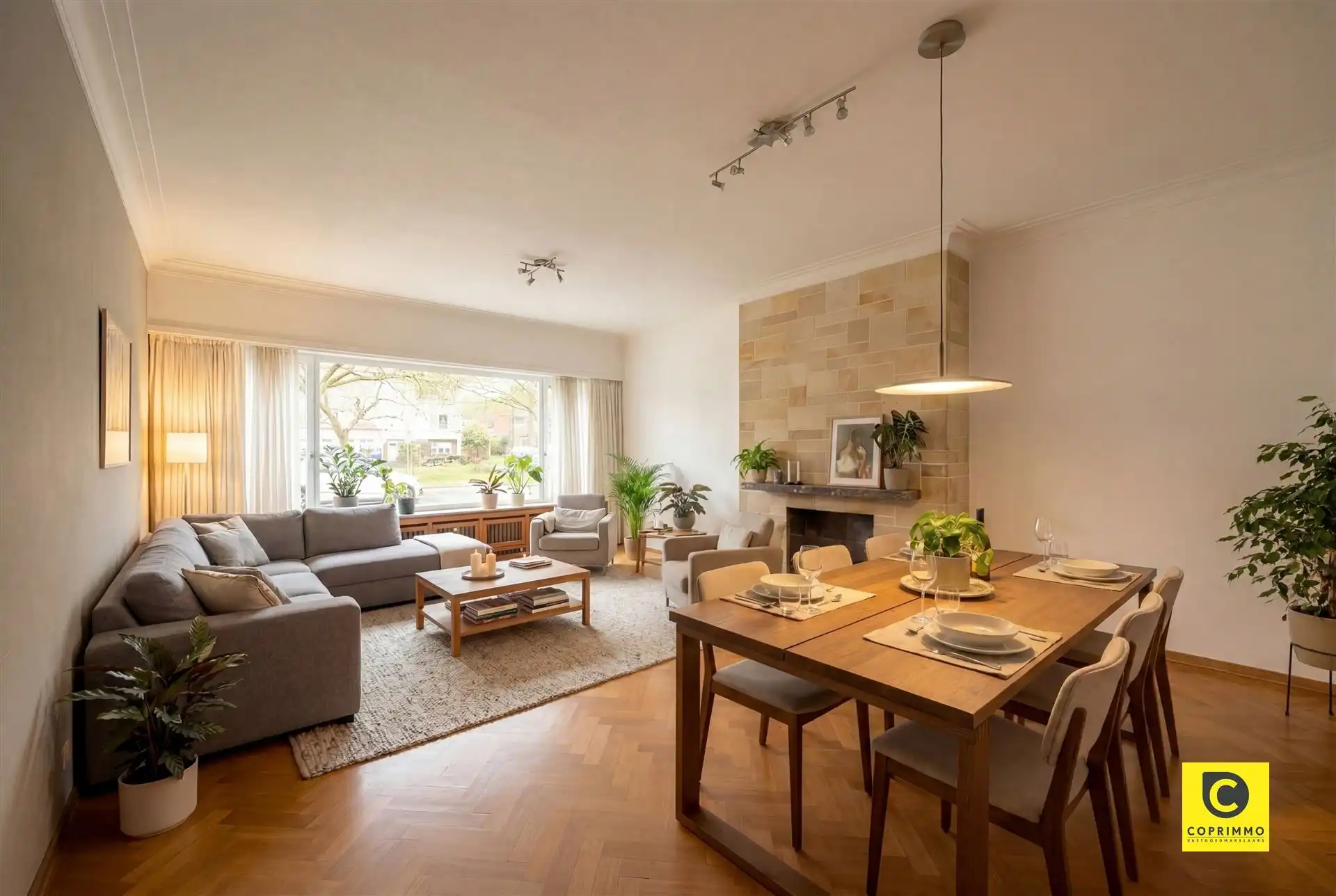 Charmant gelijkvloers appartement met tuin! foto {{pictureIndex}}