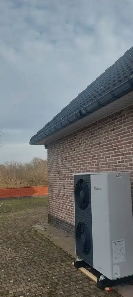 Zeer ruime woning met 4 slaapkamers, groot terras en 2 autostaanplaatsen! foto 13