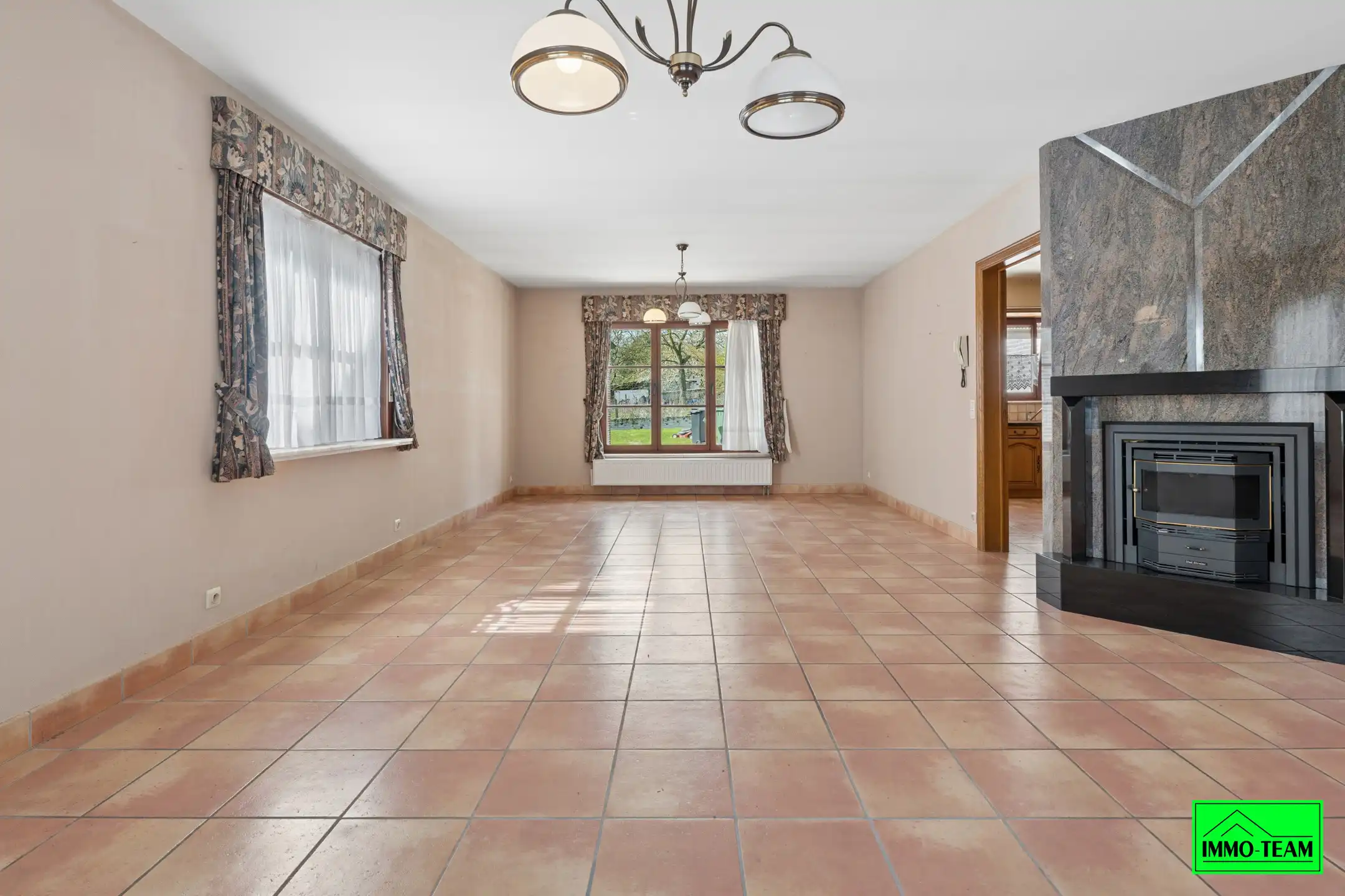 Gezellige 3-gevelwoning nabij dorpskern Iddergem foto 3