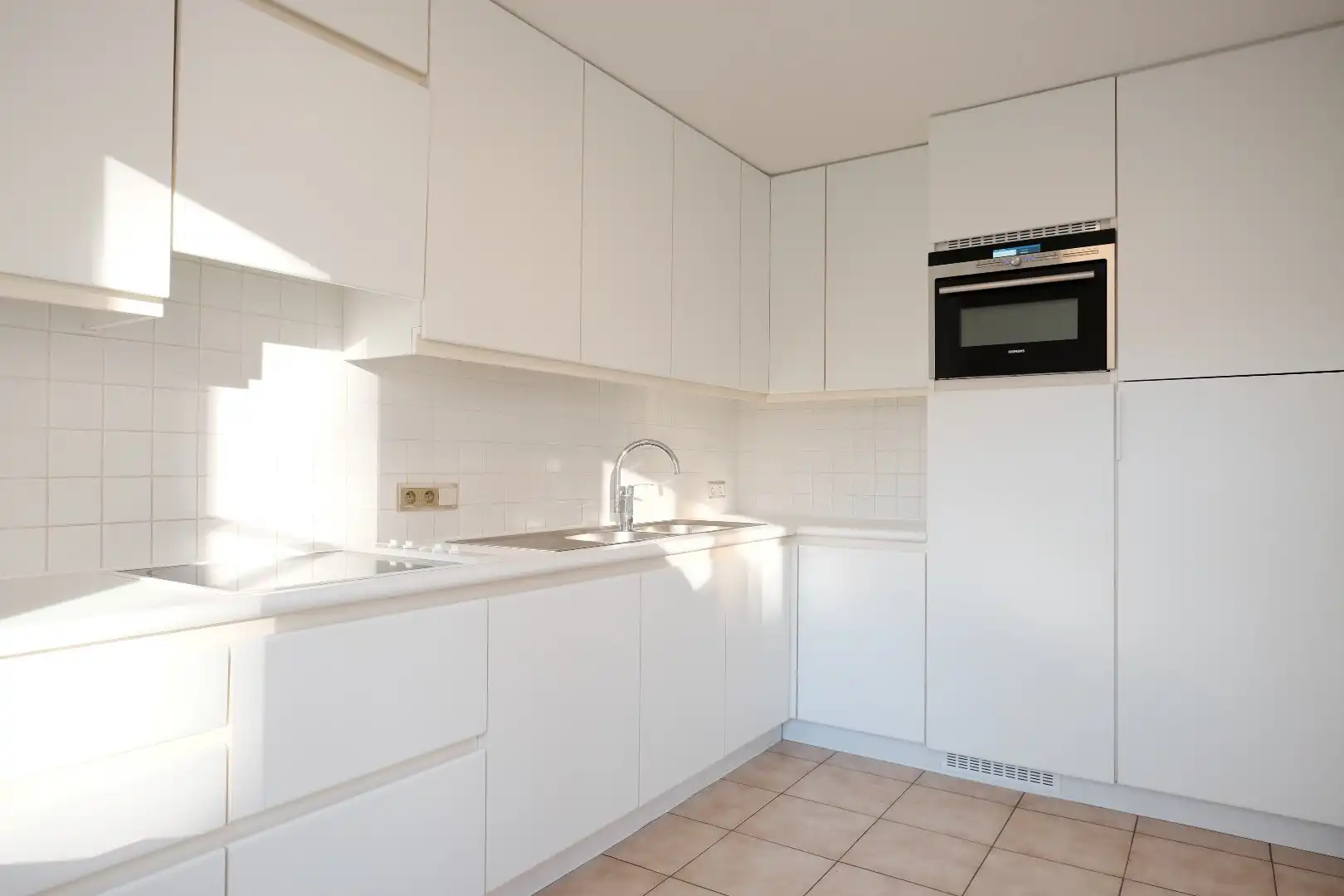 Lichtrijk appartement foto 10