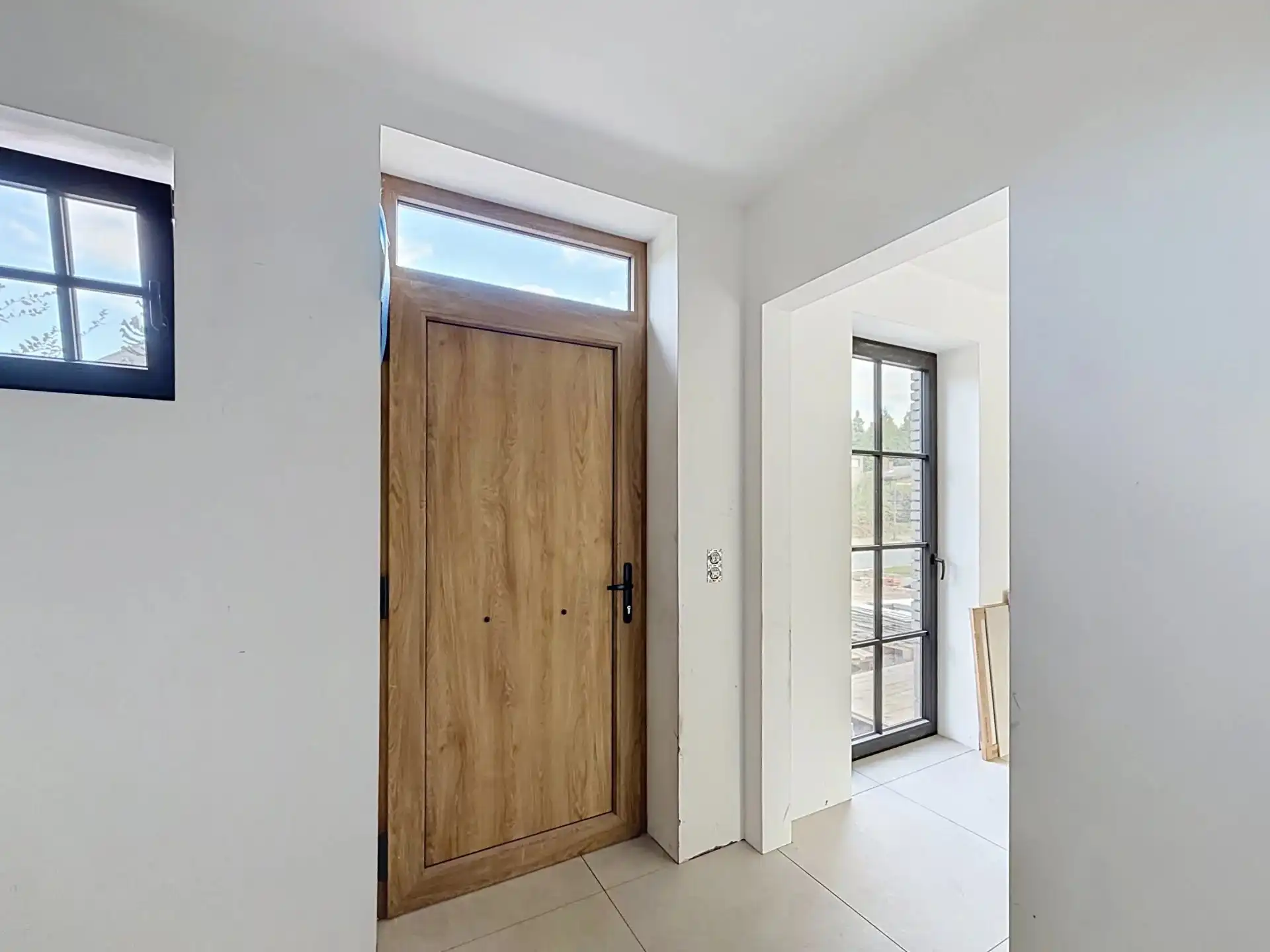 Moderne halfopen nieuwbouwwoning op een topligging nabij het centrum van Lommel. foto 9