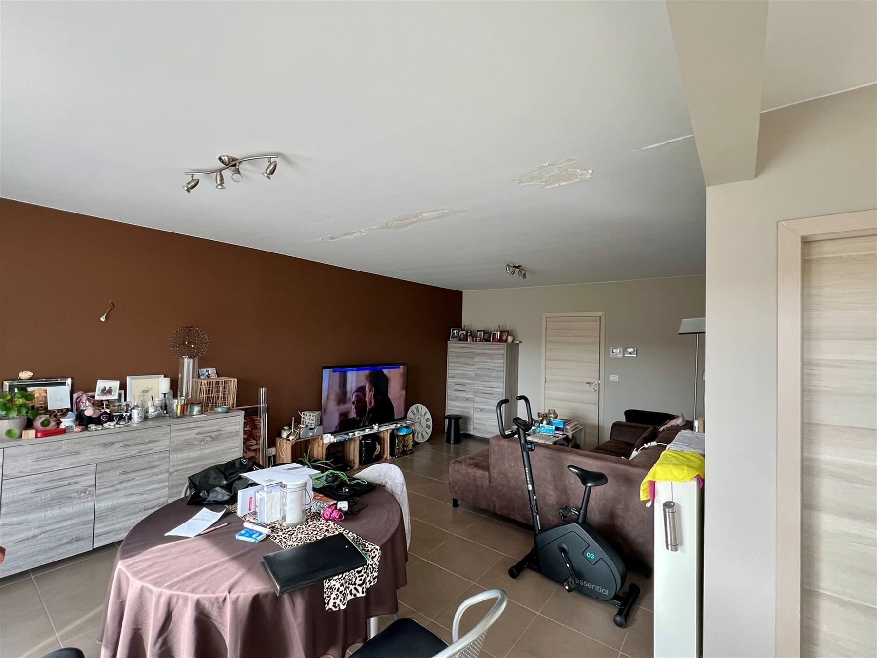 Comfortabel appartement met 2 slaapkamers en mooi terras foto 2