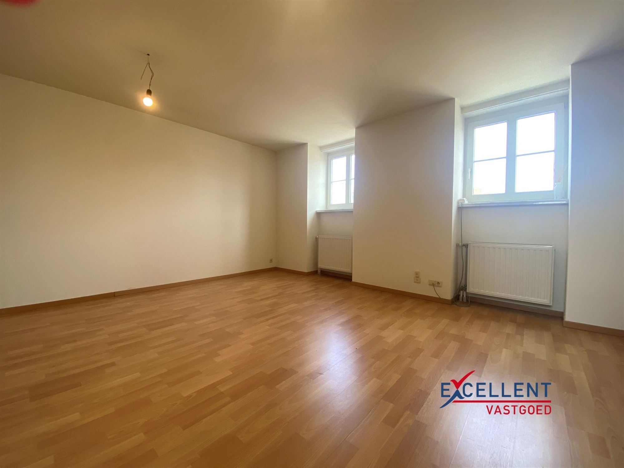 Moderne praktijkruimte te huur op de Markt van Deinze foto 4