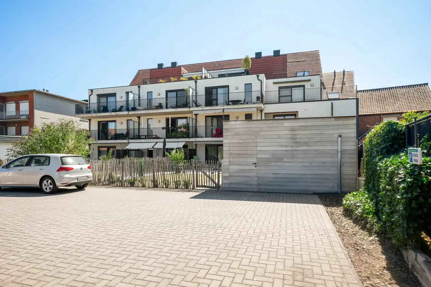 Instapklaar appartement met 2 slpkrs en terras nabij centrum Koningshooikt foto 8