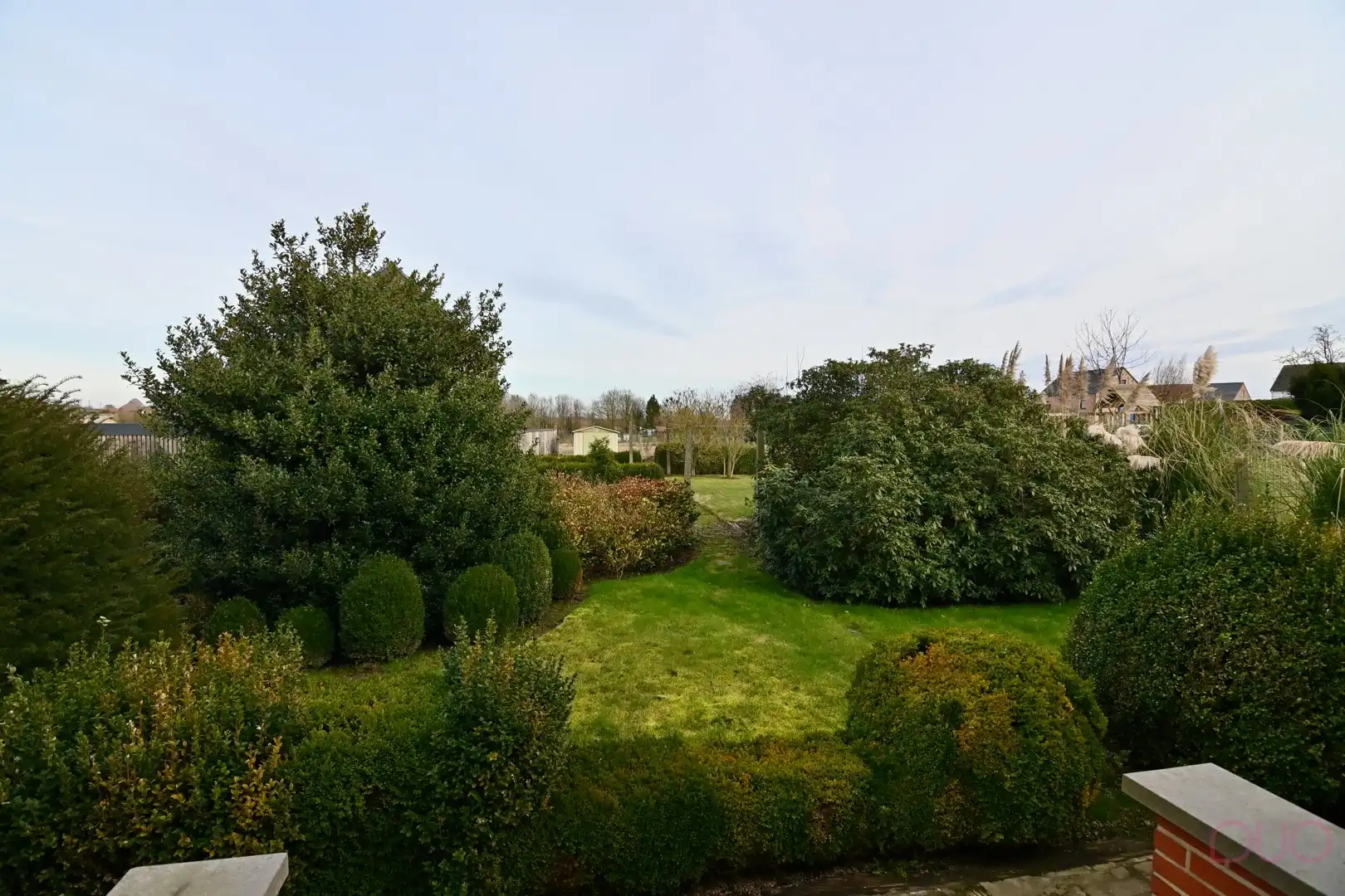 Ruime licht op te frissen woning nabij het centrum van Tienen met 3 slaapkamers op een perceel van 6a 40ca foto 2