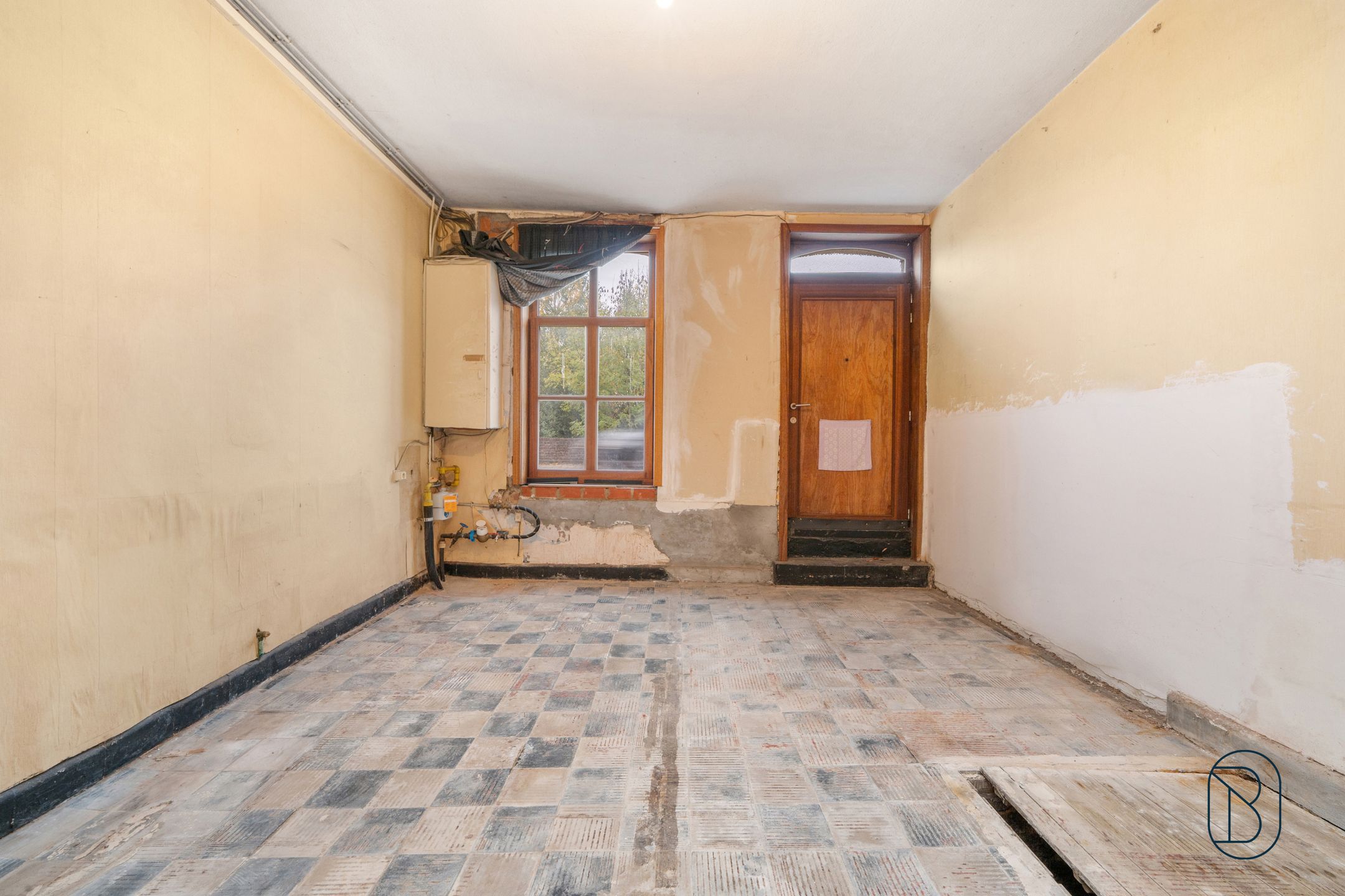 Topgelegen HOB met parking, veel potentieel!  foto 10