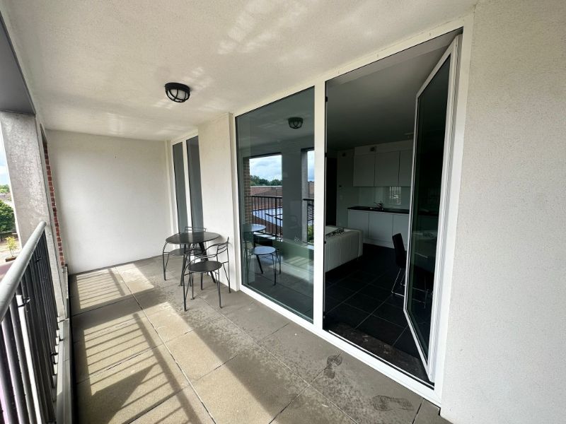 Instapklaar bemeubeld 2-slpk appartement met  terras, en kelder centrum Geel foto 8