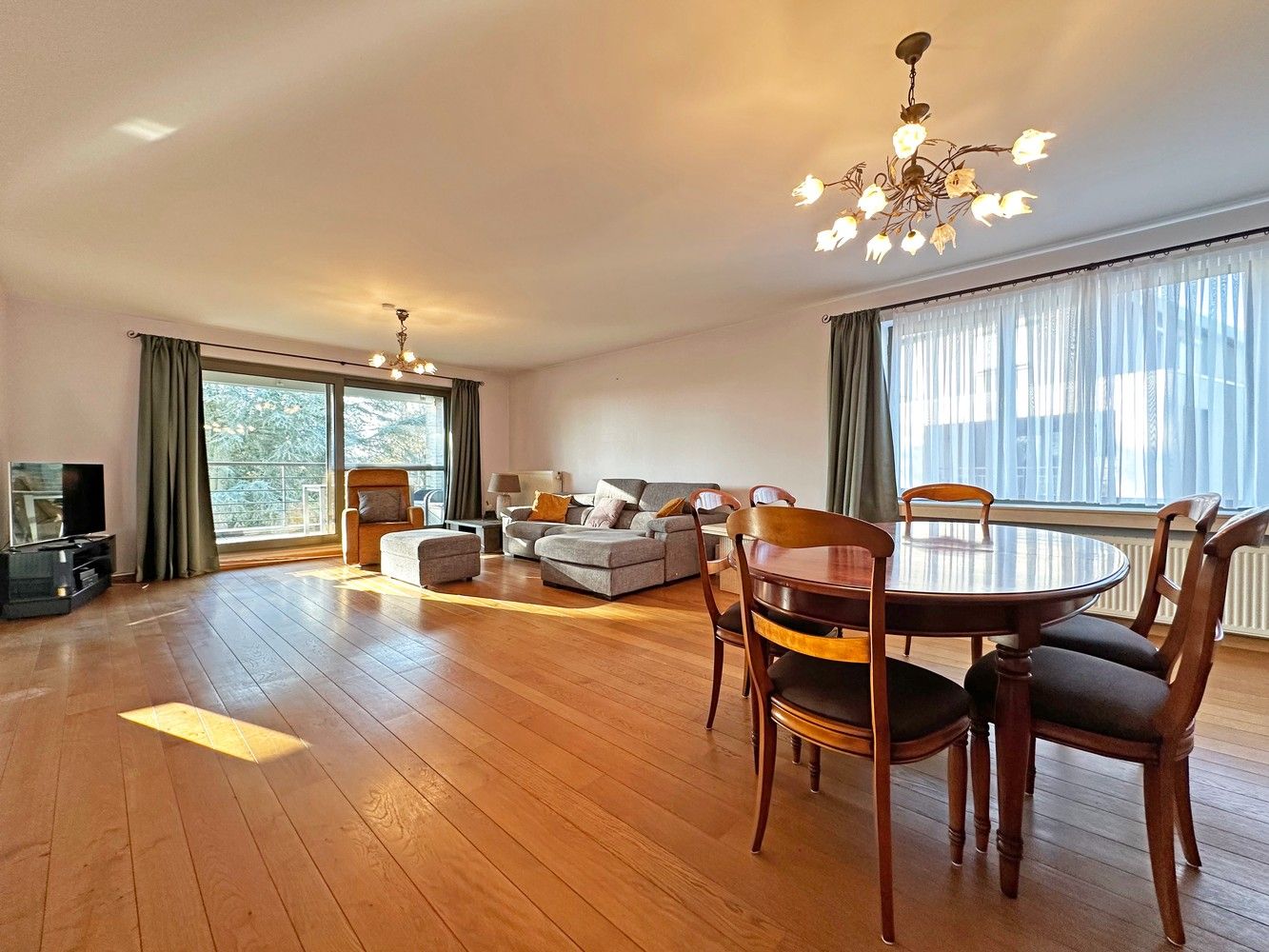 Prachtig ruim appartement met 3 slaapkamers en een gezellig terras in Wommelgem! foto 3