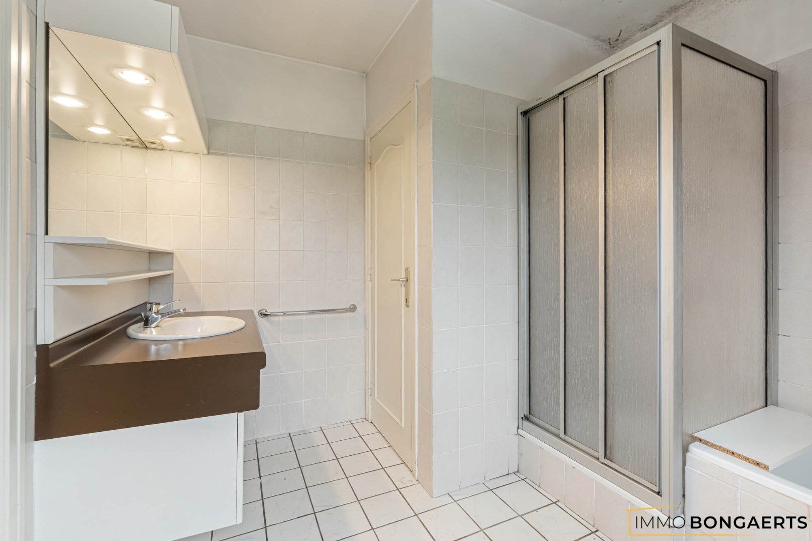 Rustig gelegen woning op een groot perceel foto 11