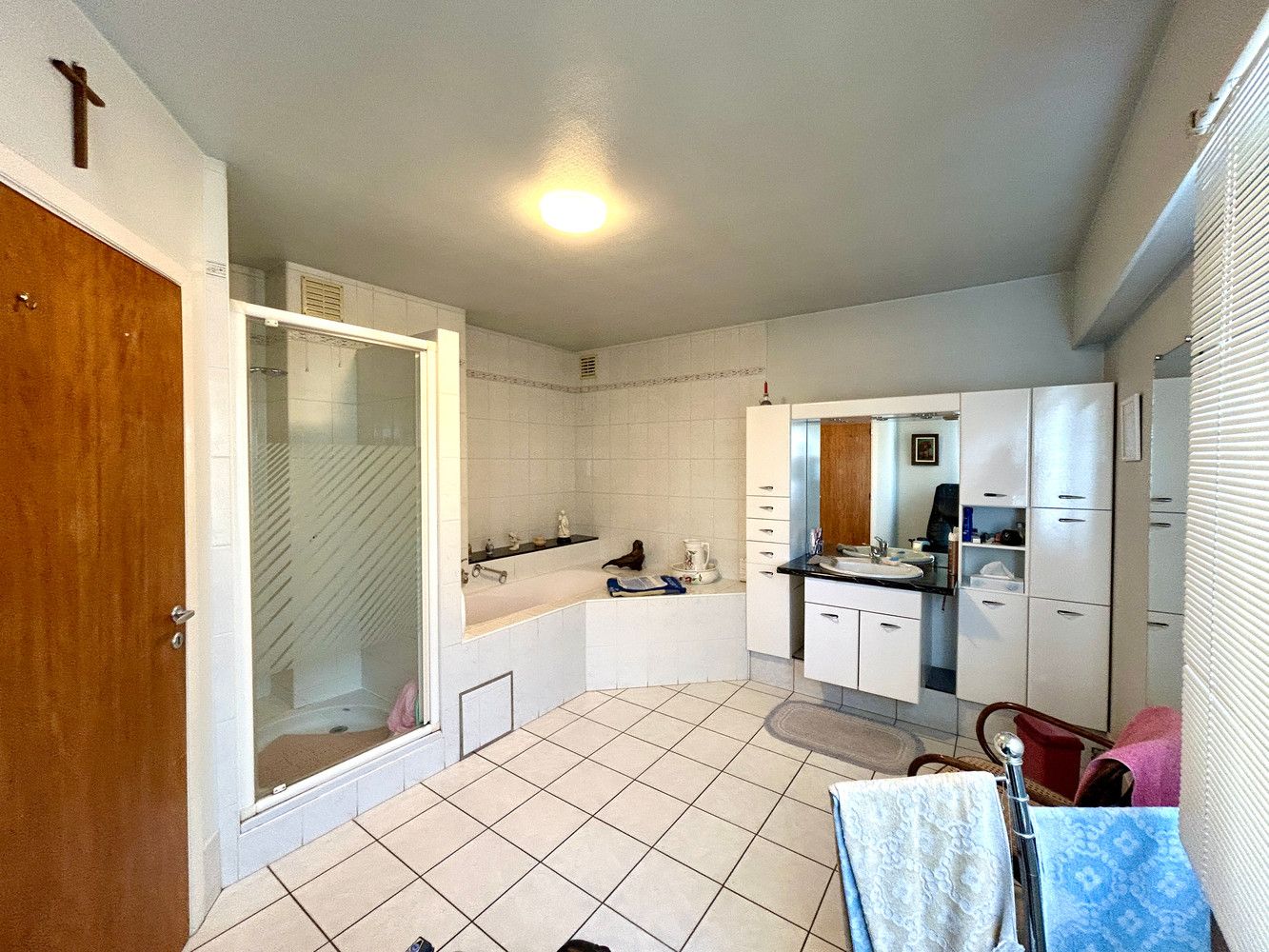 Degelijke, te renoveren half open bebouwing op ruim perceel. foto 16