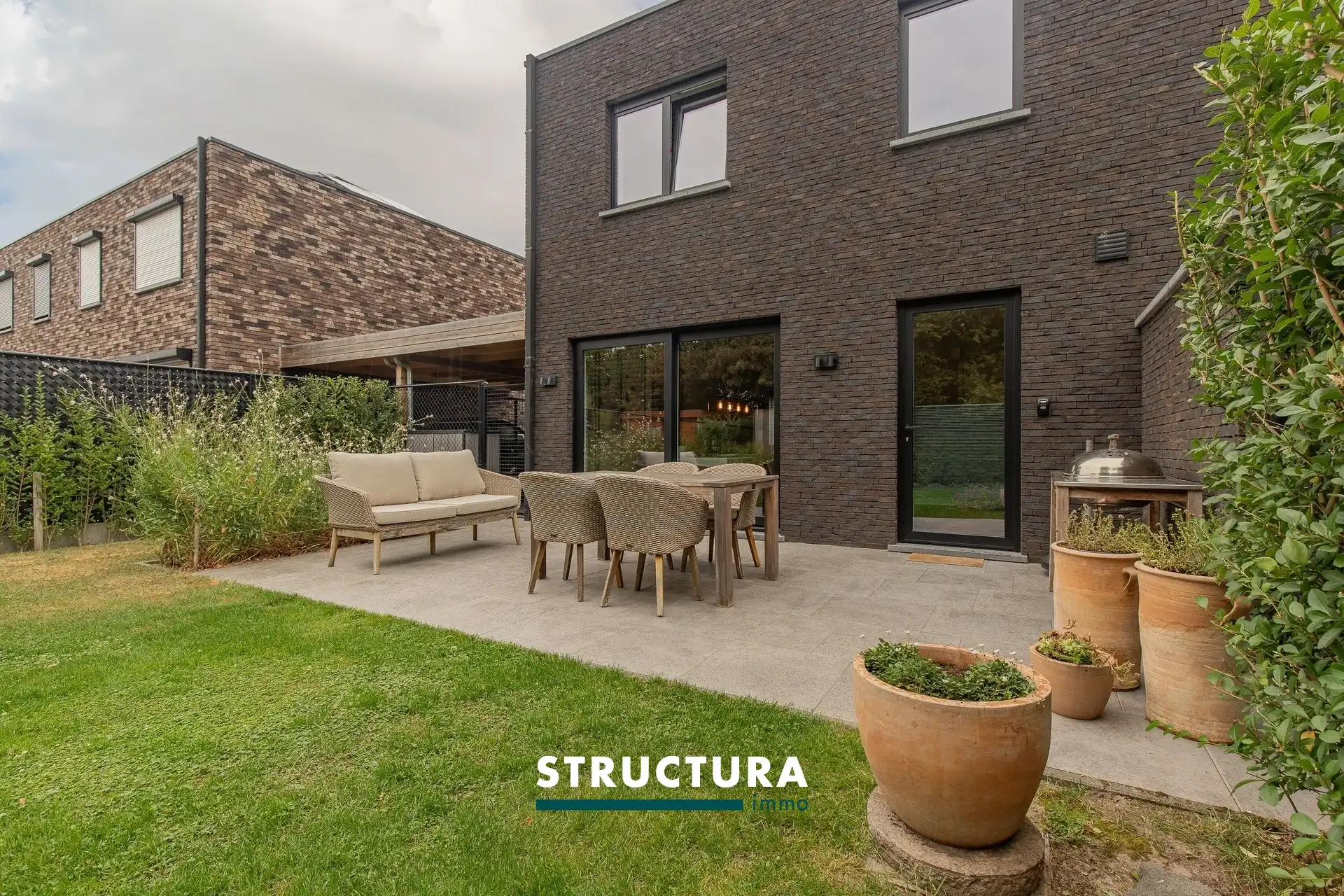 Volledig instapklare woning met 3slpk's, tuin en carport foto 30
