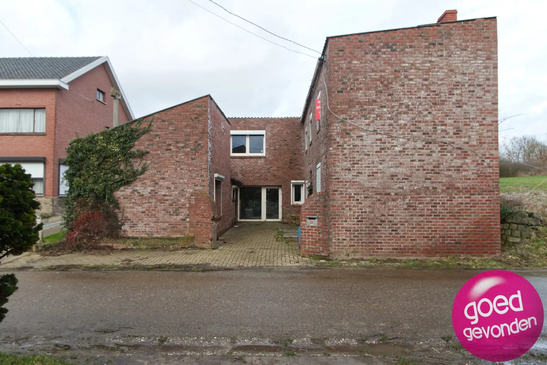 Hoofdfoto van de publicatie: TE RENOVEREN WONING - 4 à 5 SLK - TUIN - TERRAS - LANDELIJK