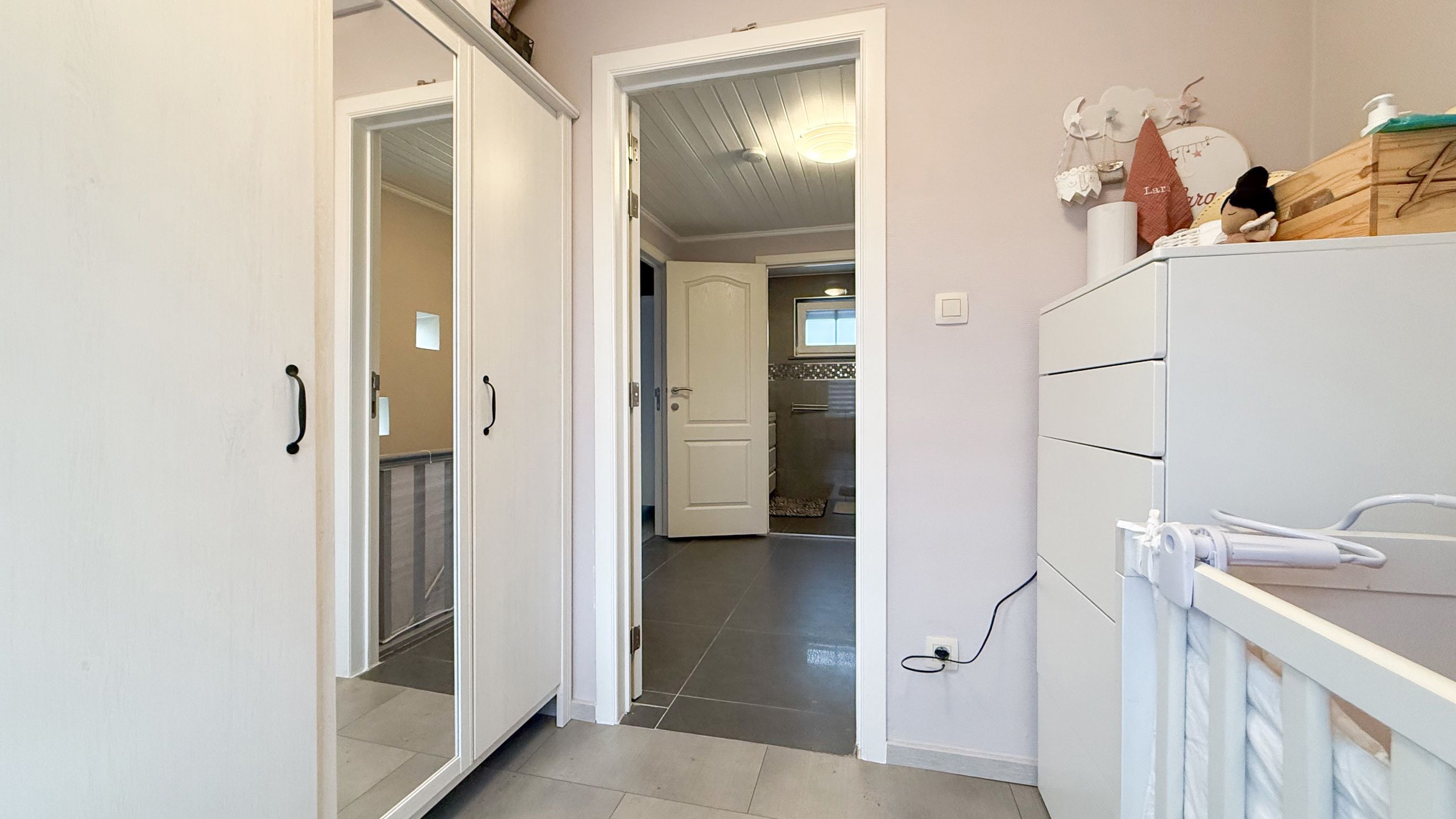 Mooie woning met moderne afwerking en gezellige veranda! foto 32