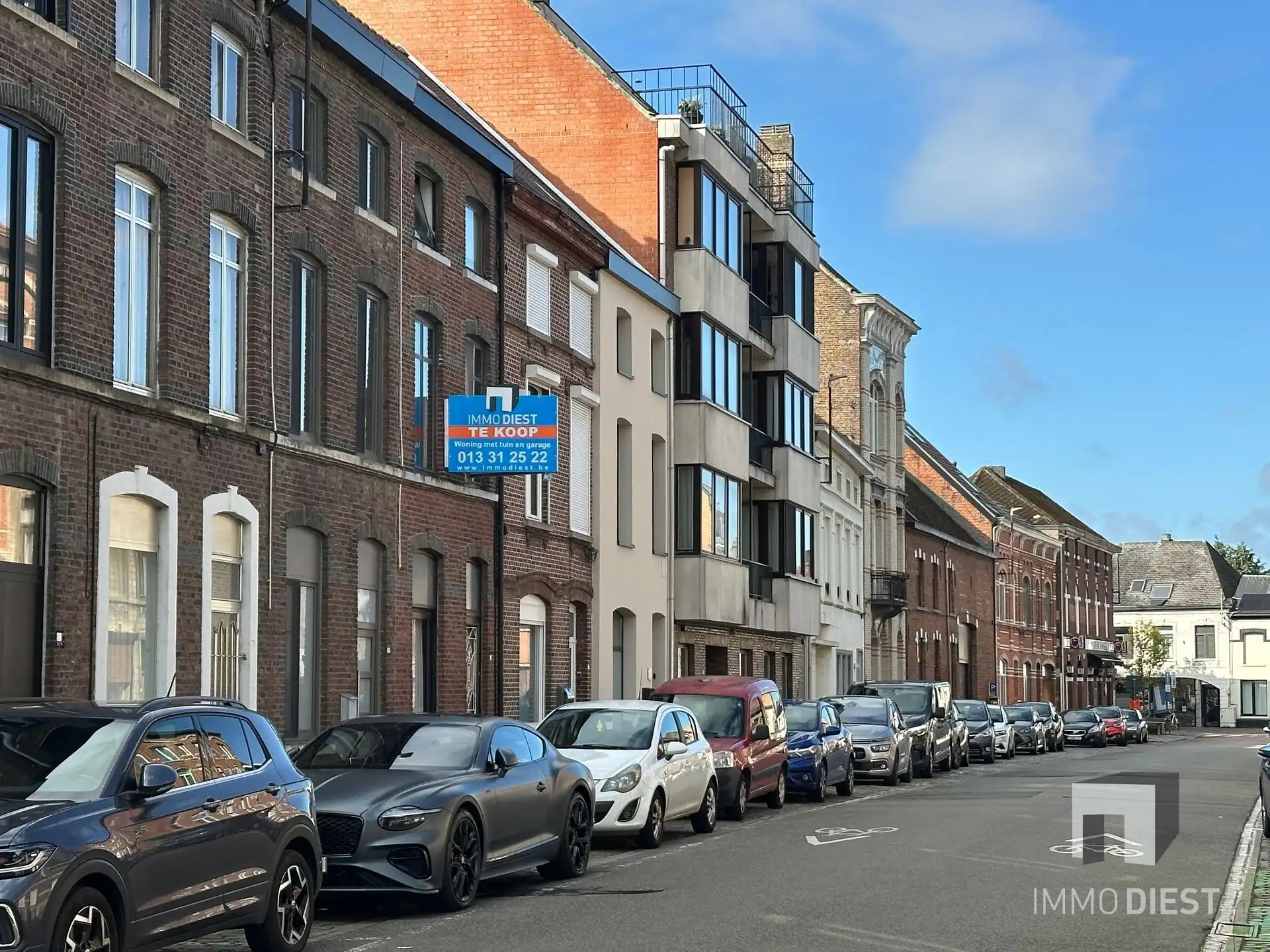 Energiezuinige woning met 3 slaapkamers, extra ingerichte leefruimte, zonnige stadstuin en garage in het centrum van Diest. foto 32