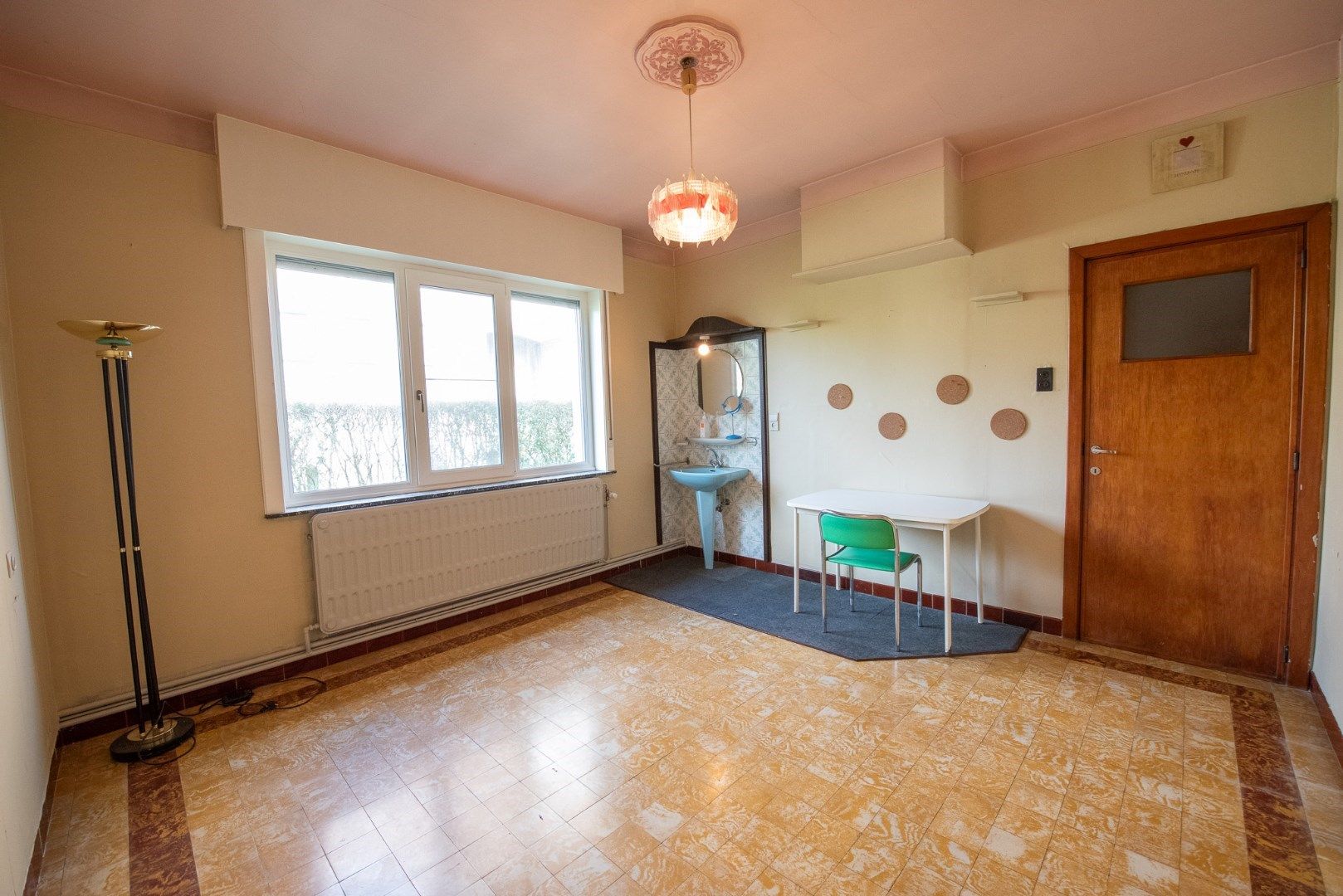 Stevige, alleenstaande woning op perceel van 1229 m² TE KOOP in Zulte! foto 4