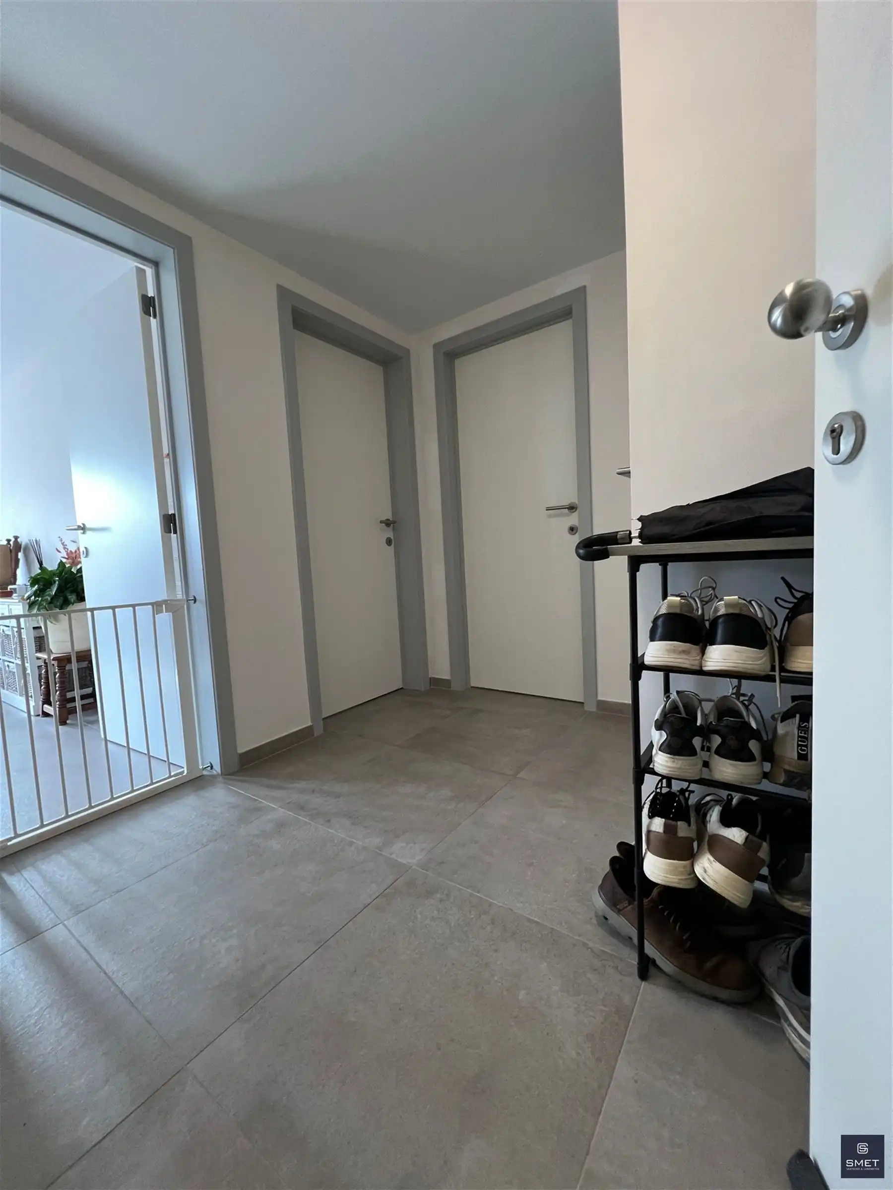 RECENT, MODERN APPART. MET 2 SLPKS EN AUTOSTAANPL. foto 4