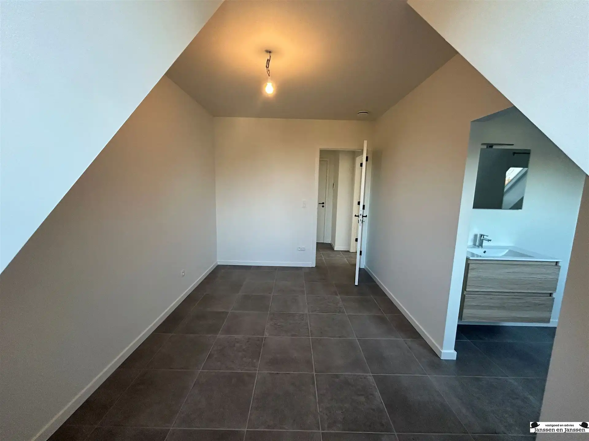 Gezellig appartement met 1 slaapkamer, autostaanplaats en berging foto 13