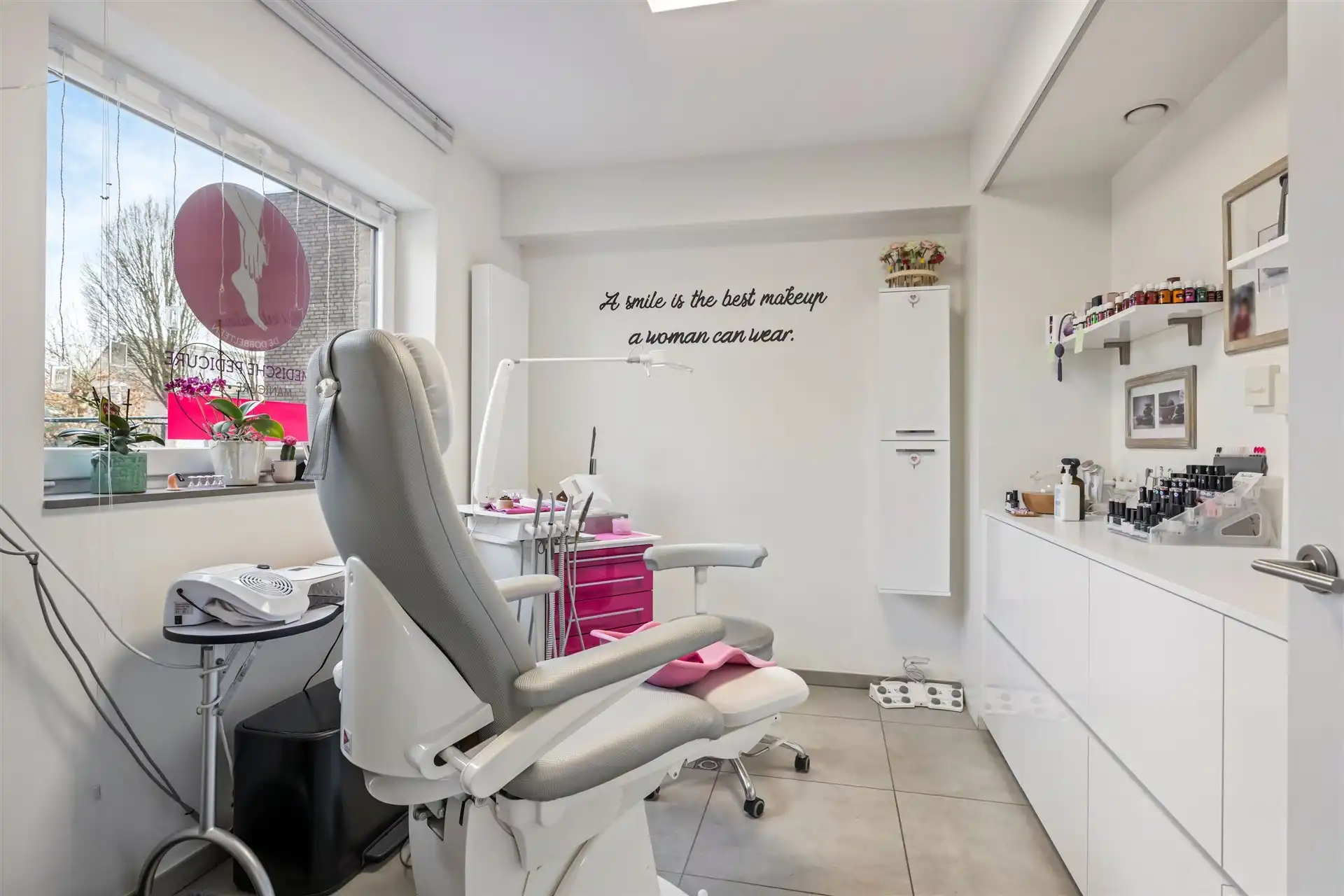 Instapklare gezinswoning met handelsruimte in het hartje van Meerdonk foto 6