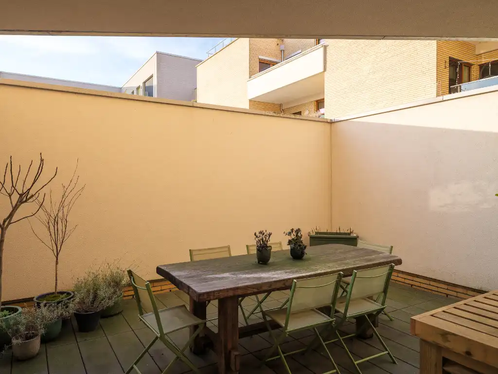 Lichtrijk appartement met weids zicht, twee slaapkamers en drie bijzonder ruime terrassen, gelegen in een bruisende en dynamische omgeving. foto 9